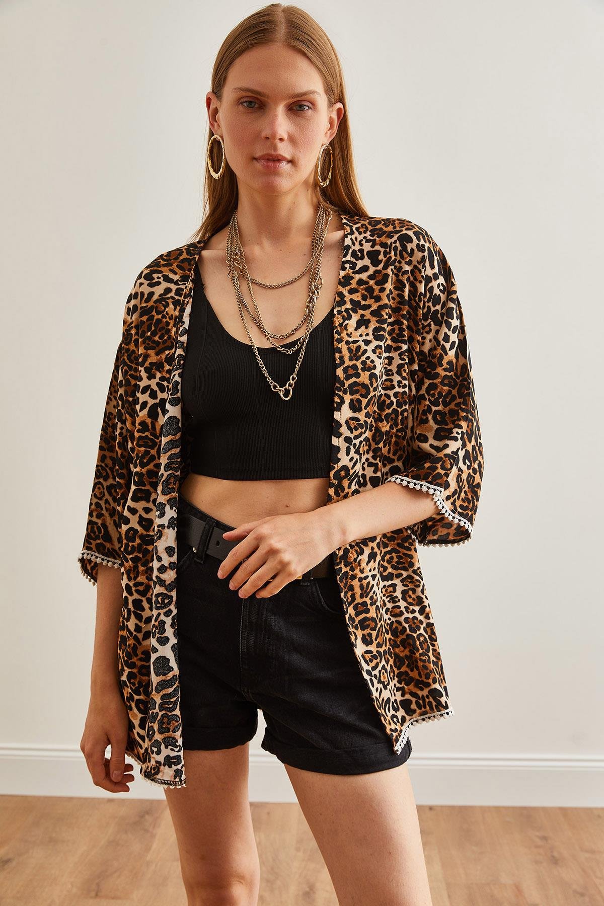 Palmiye Güpür Detaylı Viskon Kimono Leopar Siyah