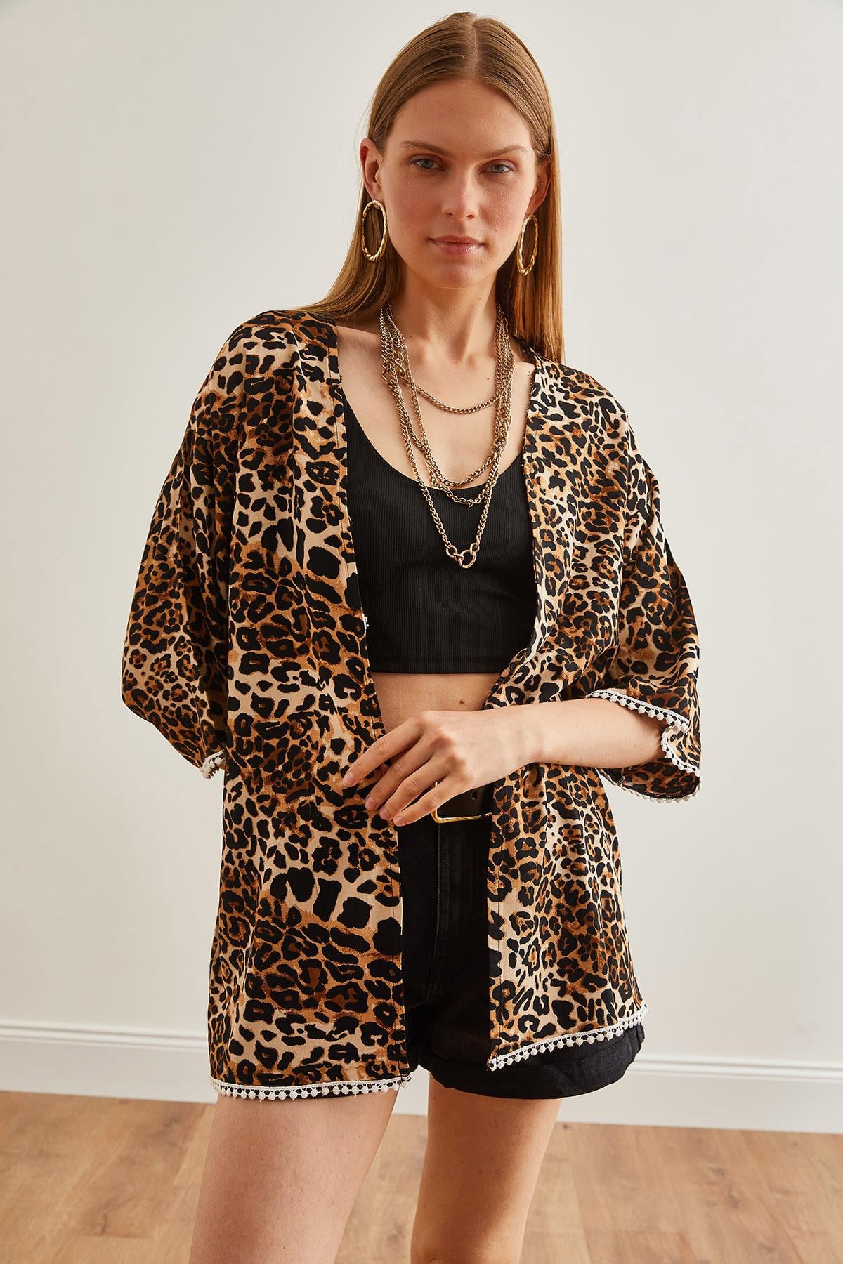 Palmiye Güpür Detaylı Viskon Kimono Leopar Siyah