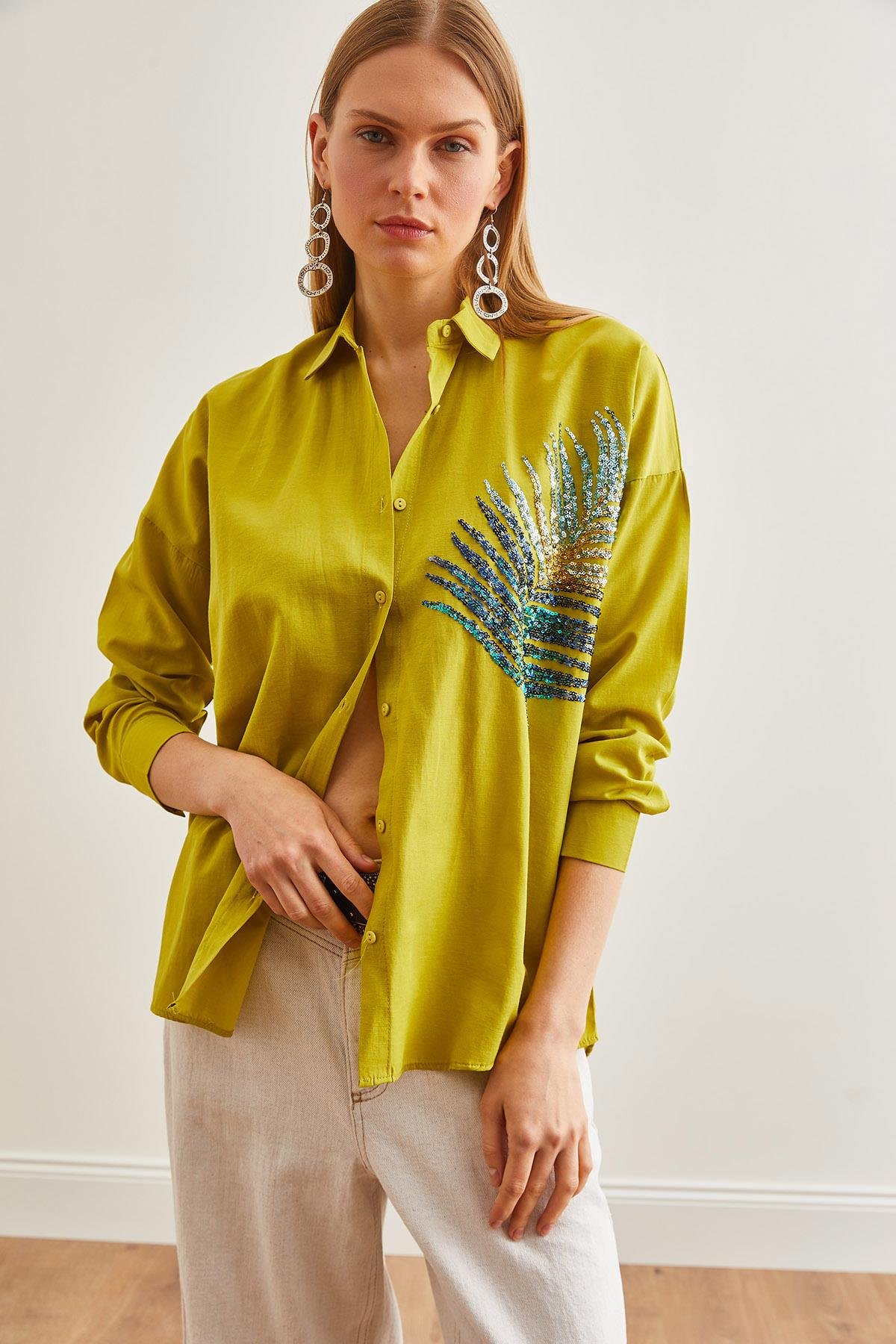 Palmiye Pul Detaylı Oversize Dokuma Poplin Gömlek Yağ Yeşili