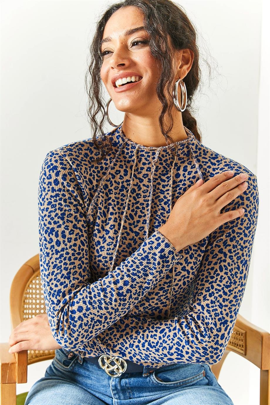 Parçalı Dik  Yaka Likralı Crop Bluz Leopar Saks Mavi