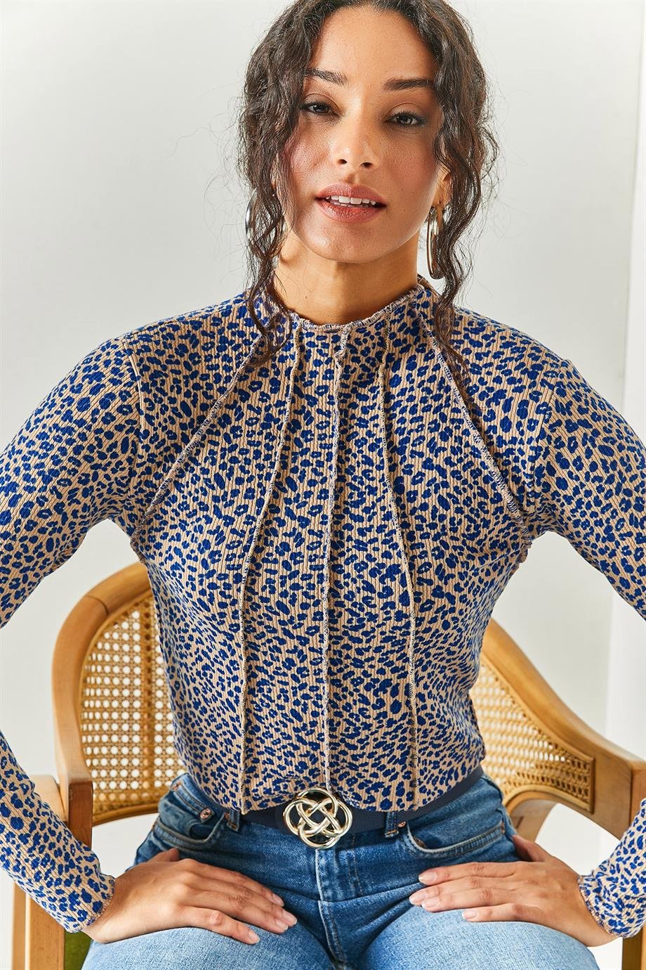 Parçalı Dik  Yaka Likralı Crop Bluz Leopar Saks Mavi