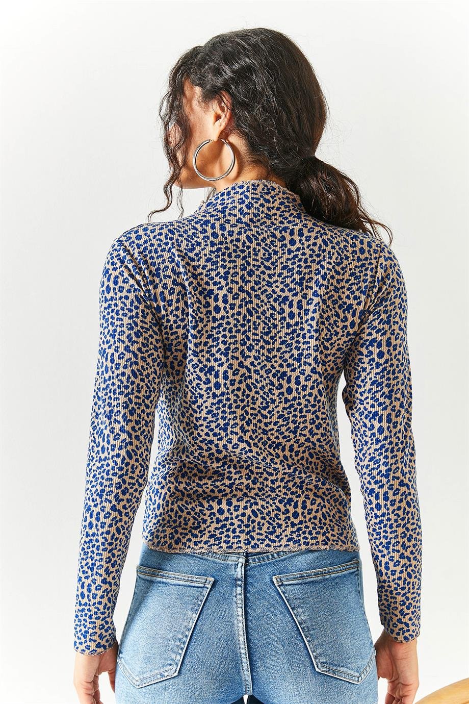 Parçalı Dik  Yaka Likralı Crop Bluz Leopar Saks Mavi