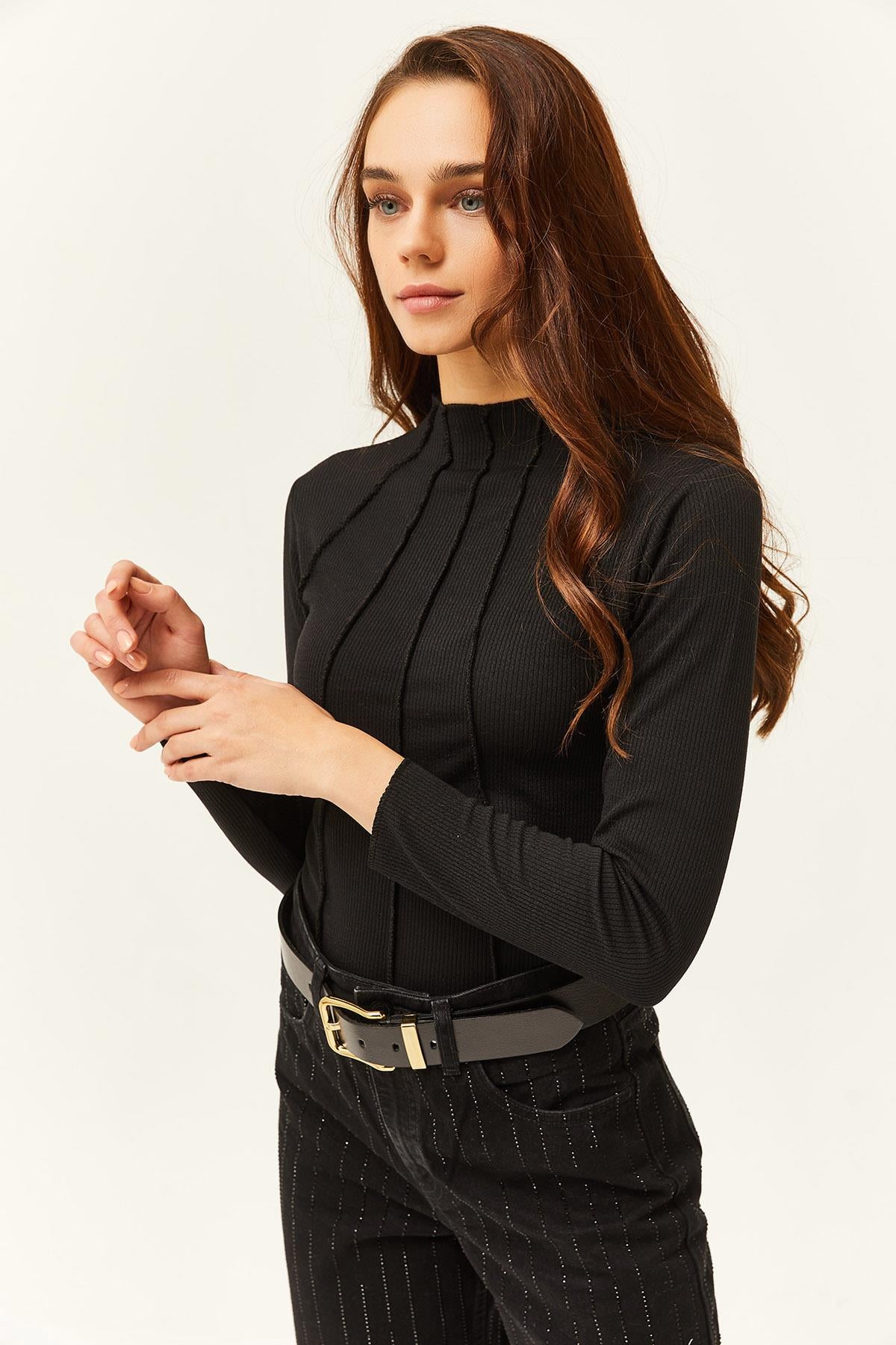 Parçalı Dik  Yaka Likralı Crop Bluz Siyah