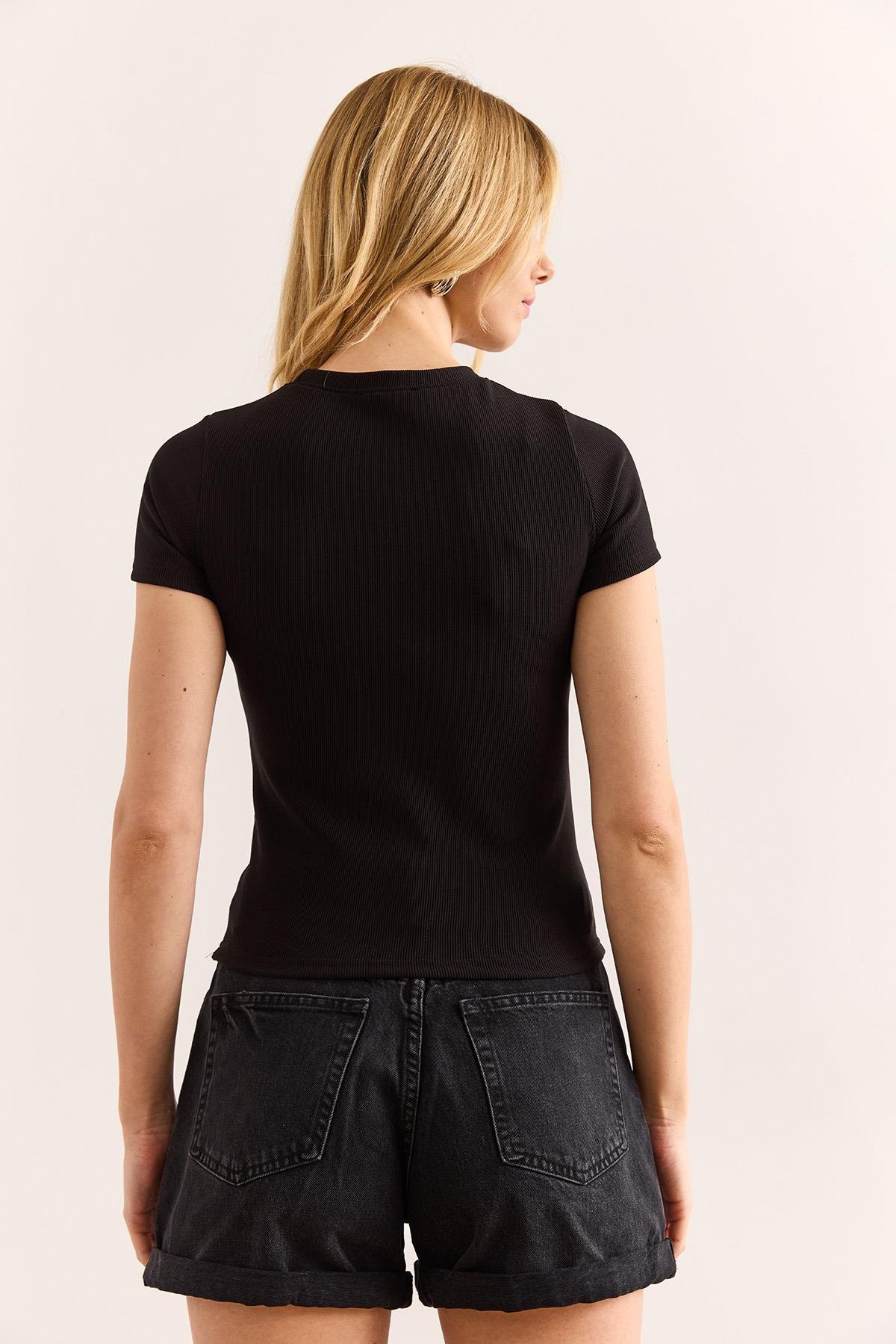 Payet Fiyonk Detaylı İnce Fitilli Crop Bluz Siyah