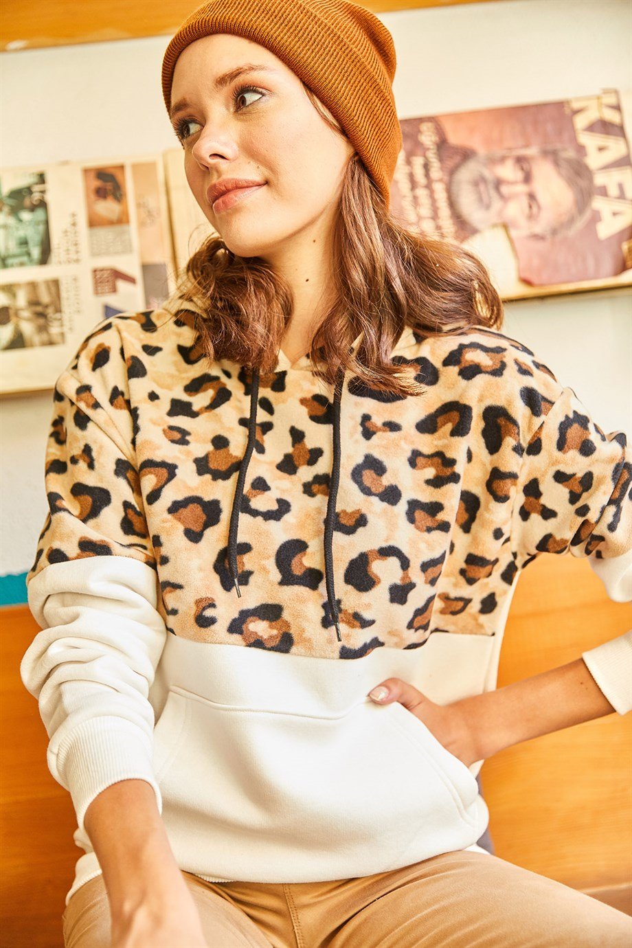 Polar Detaylı İçi Polarlı Kalın Sweatshirt Ekru Leopar