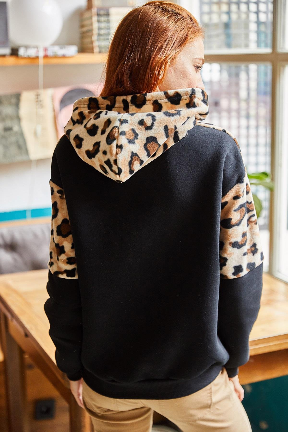 Polar Detaylı Şardonlu Kalın Sweatshirt Siyah Leopar