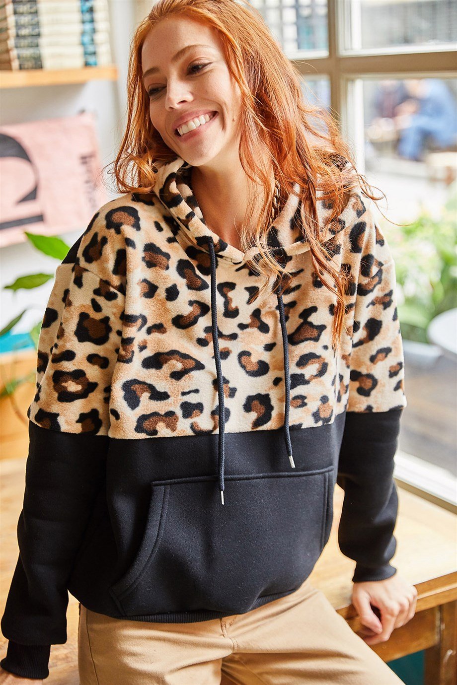 Polar Leopar Detaylı İçi Polarlı Kalın Sweatshirt Siyah Leopar