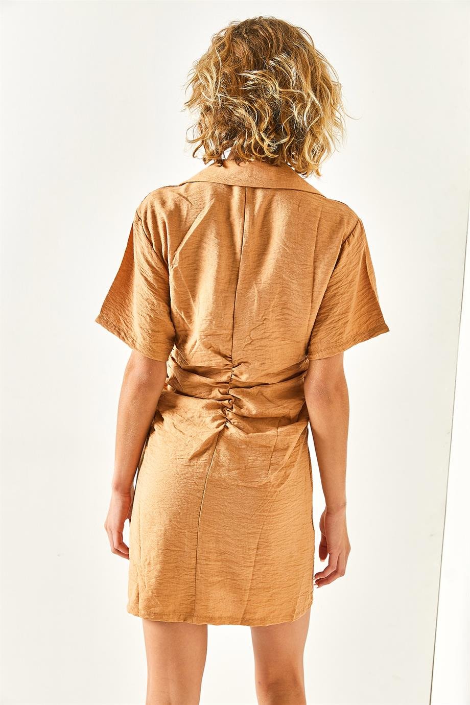 Polo Yaka Beli Büzgülü Mini Elbise Camel