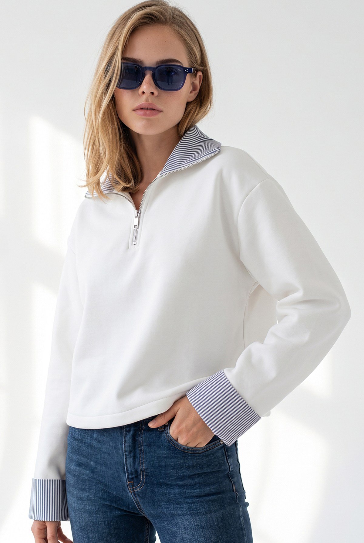 Polo Yaka Çizgi Detaylı Garnili Crop Sweatshirt Beyaz