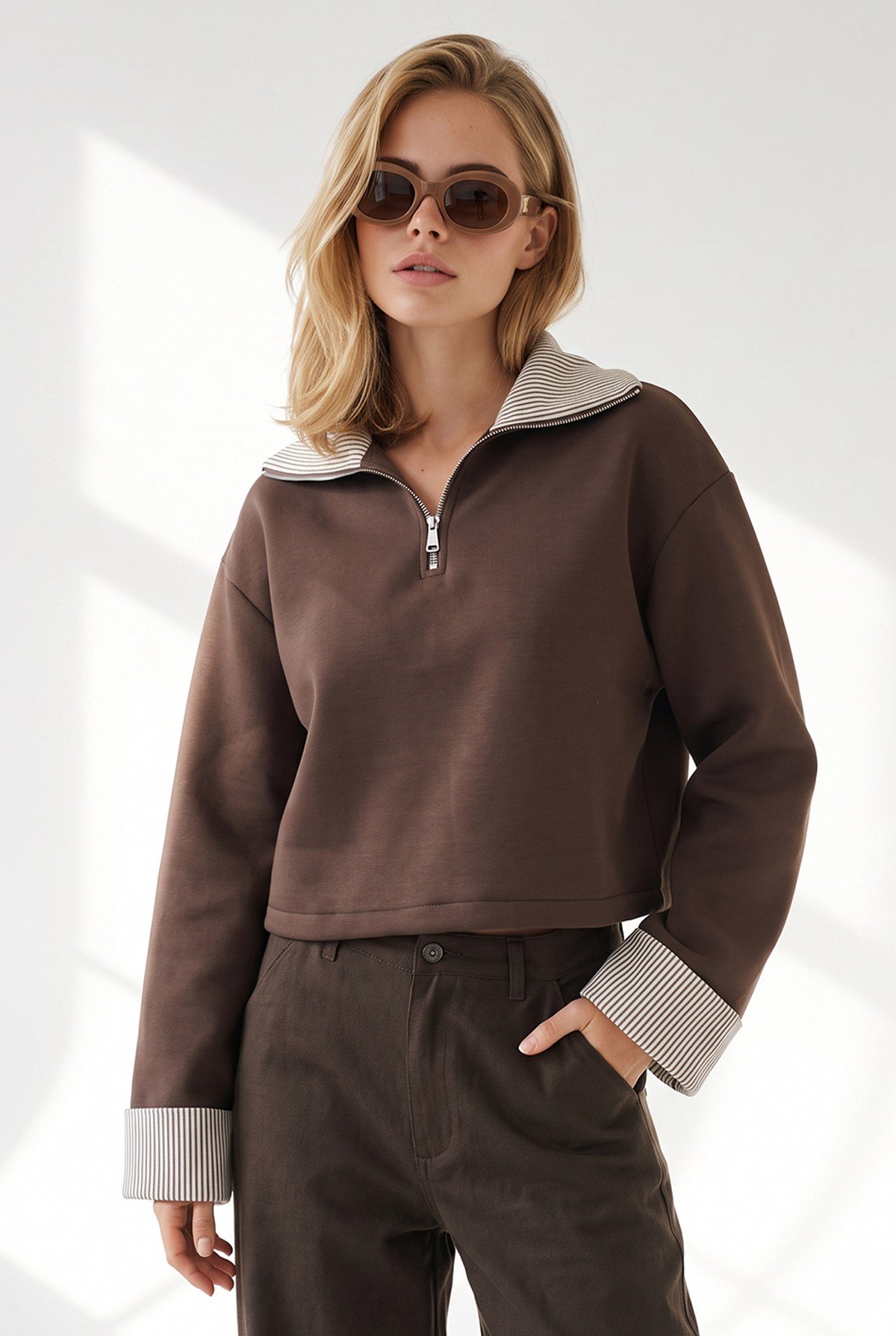 Polo Yaka Çizgi Detaylı Garnili Crop Sweatshirt Kahverengi