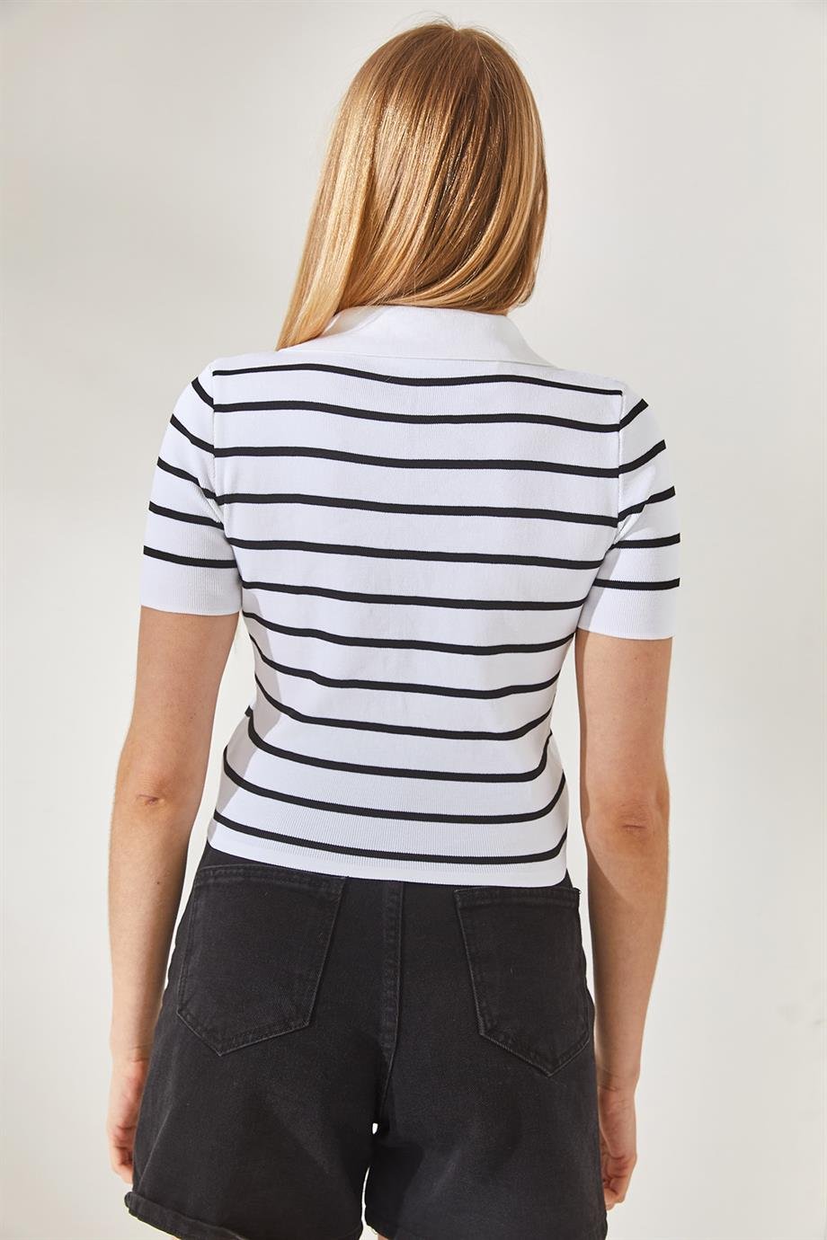 Polo Yaka Çizgili Crop Triko Bluz Beyaz