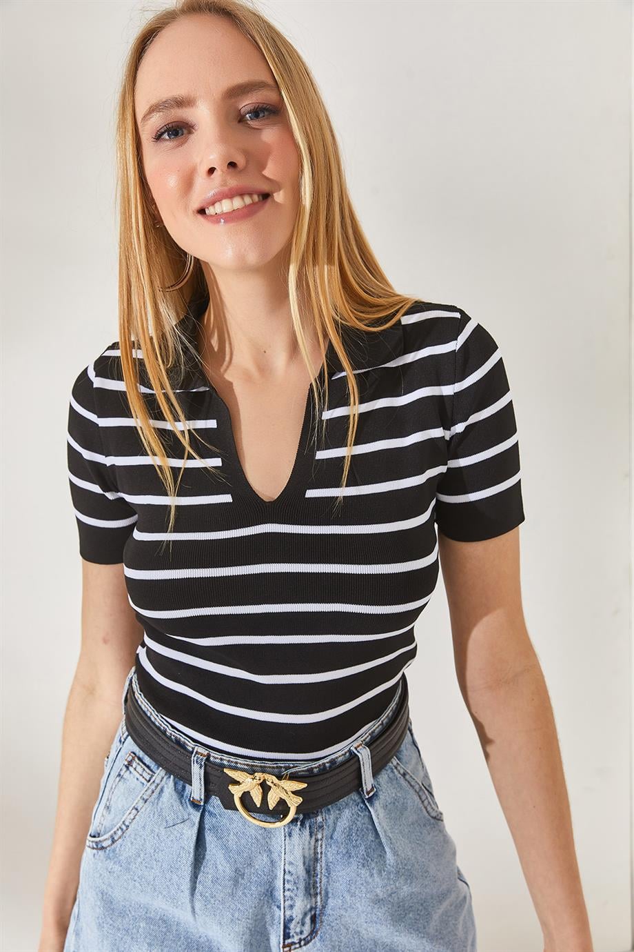 Polo Yaka Çizgili Crop Triko Bluz Siyah