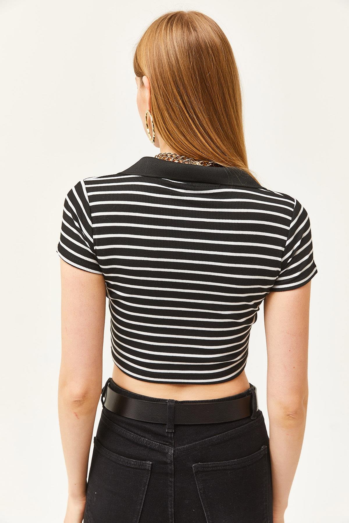 Polo Yaka Çizgili Likralı Crop Bluz Siyah