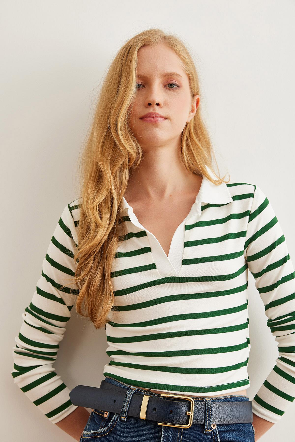 Polo Yaka Çizgili Soft Touch Esnek Crop Bluz Yeşil