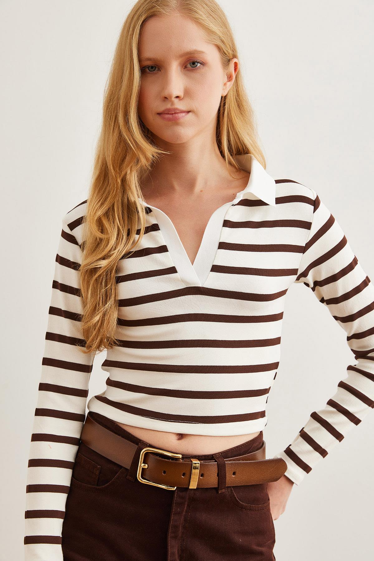 Polo Yaka Çizgili Soft Touch Esnek Crop Bluz Acı Kahve