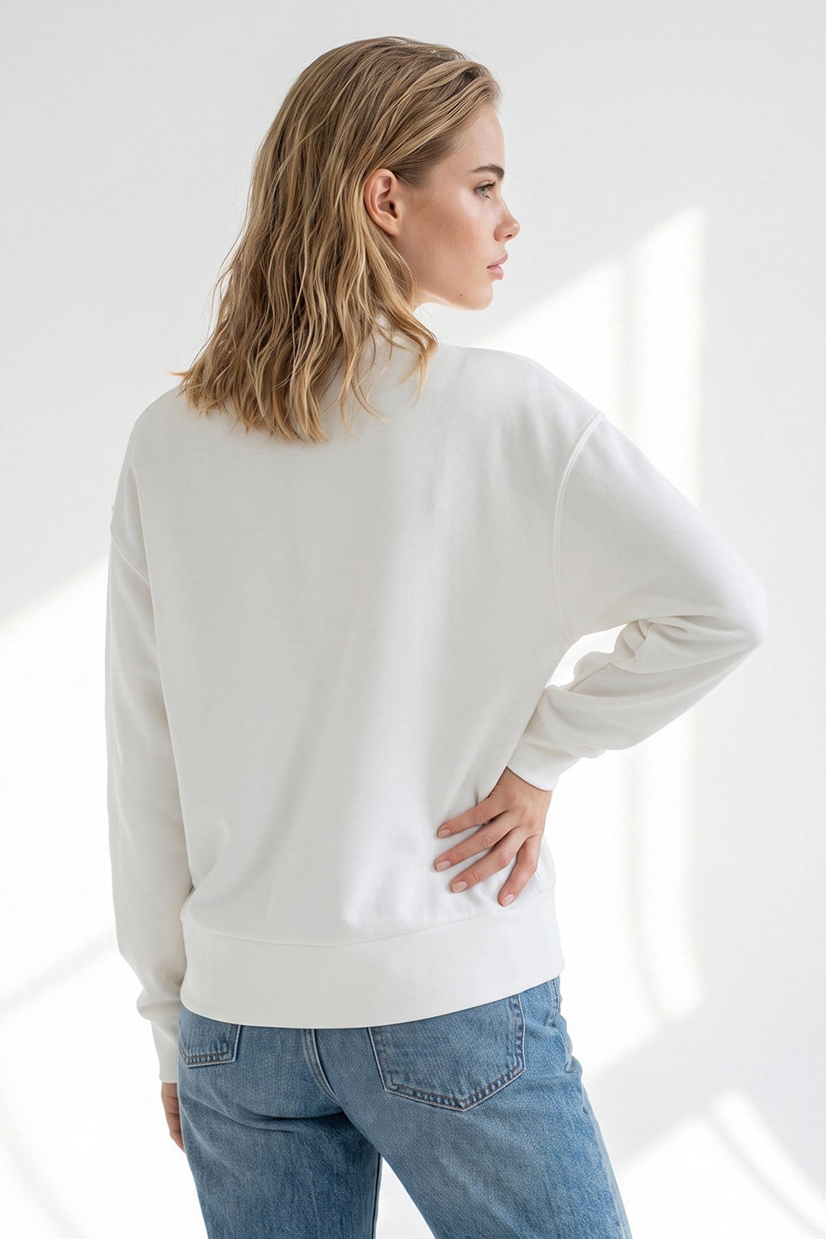 Polo Yaka Dökümlü Crop Sweatshirt Ekru