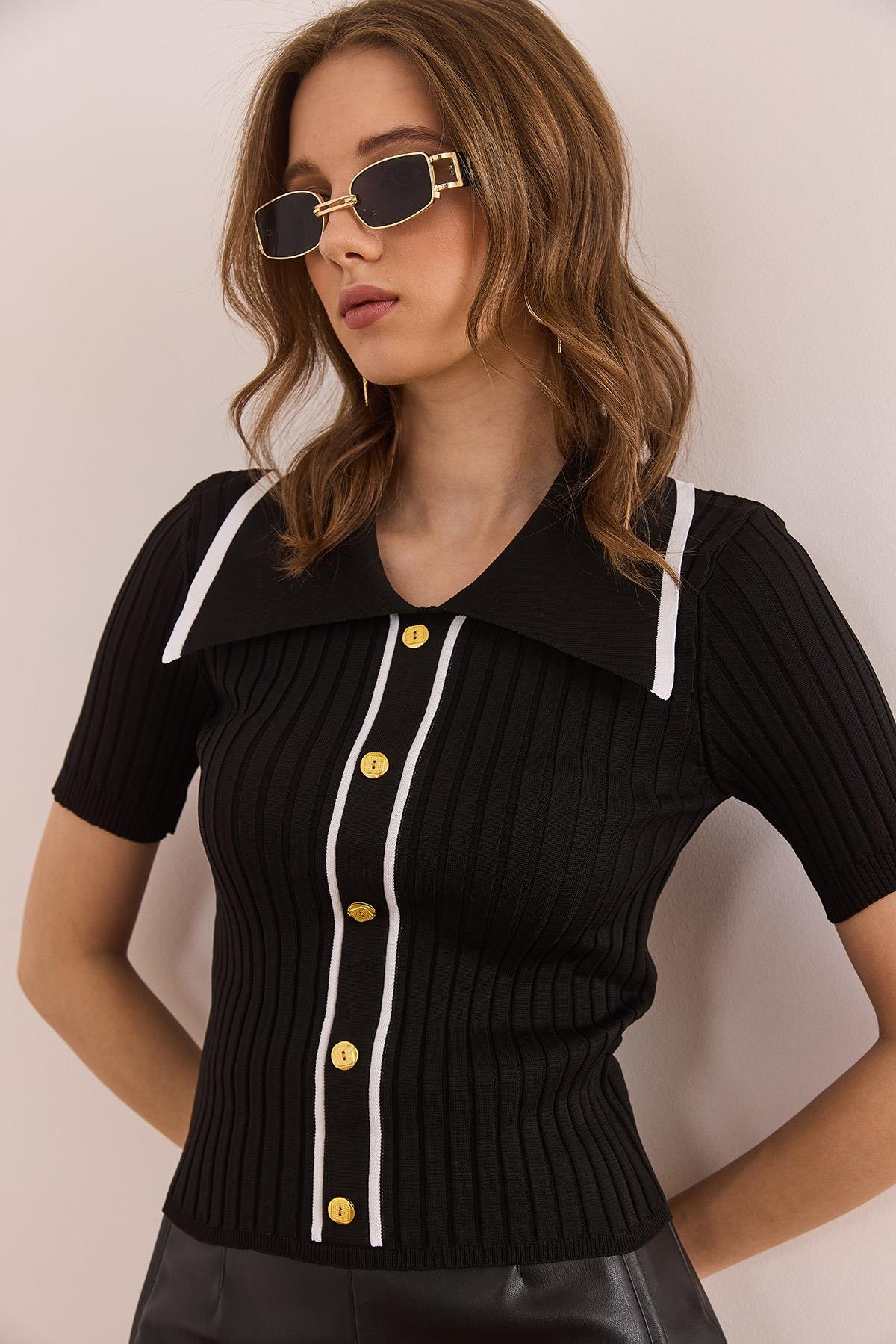 Polo Yaka Düğme Detaylı Crop Triko Bluz Siyah