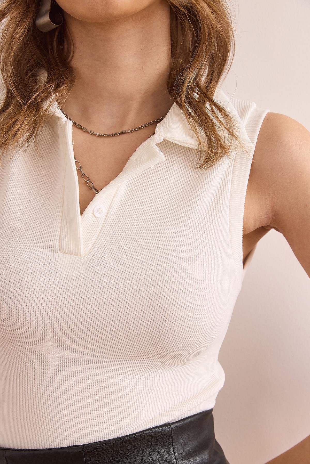 Polo Yaka Düğmeli Fitilli Crop Bluz Beyaz
