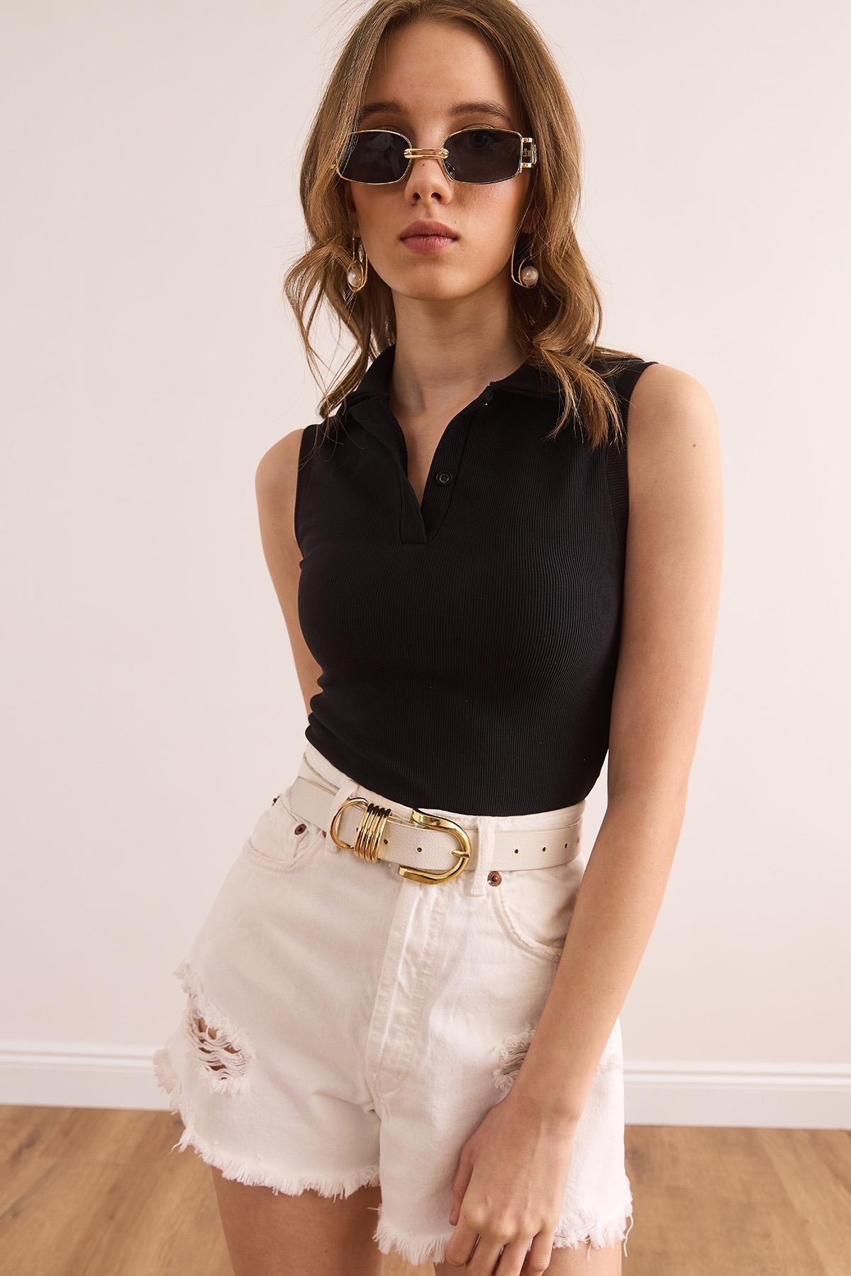 Polo Yaka Düğmeli Fitilli Crop Bluz Siyah