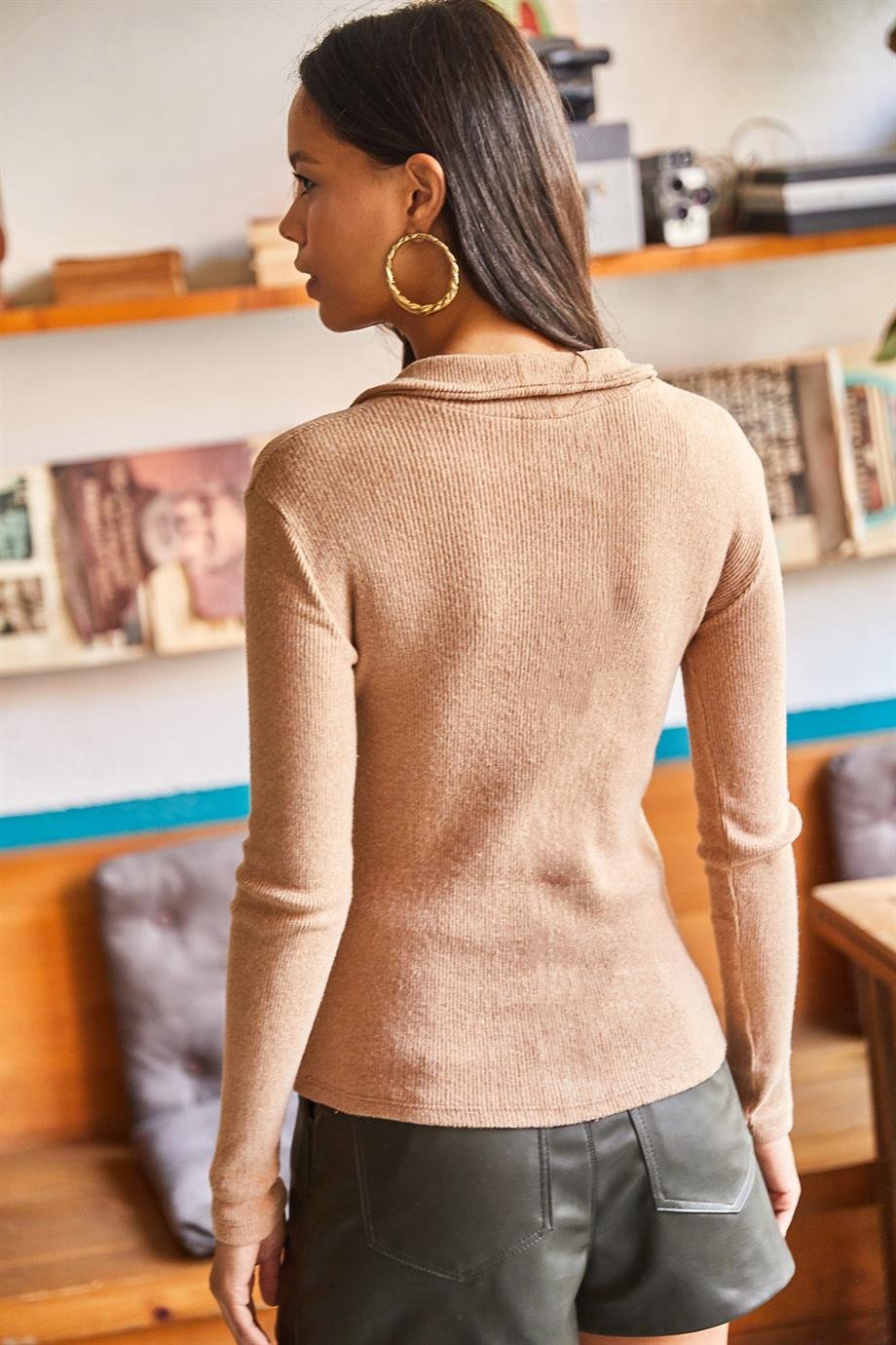 Polo Yaka Şardonlu Kaşkorse Bluz Camel