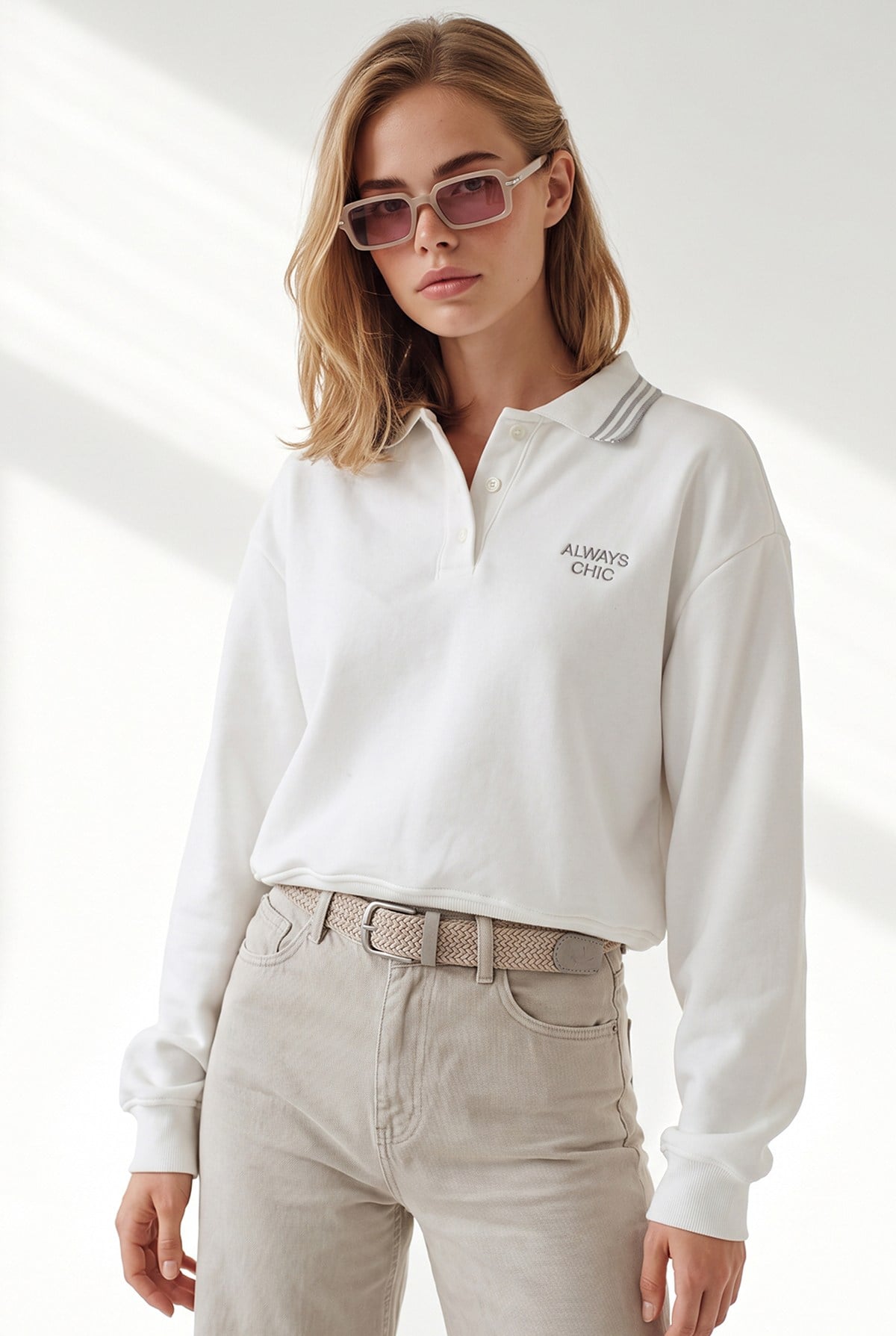 Polo Yaka Şardonlu Nakışlı Crop Sweatshirt Beyaz