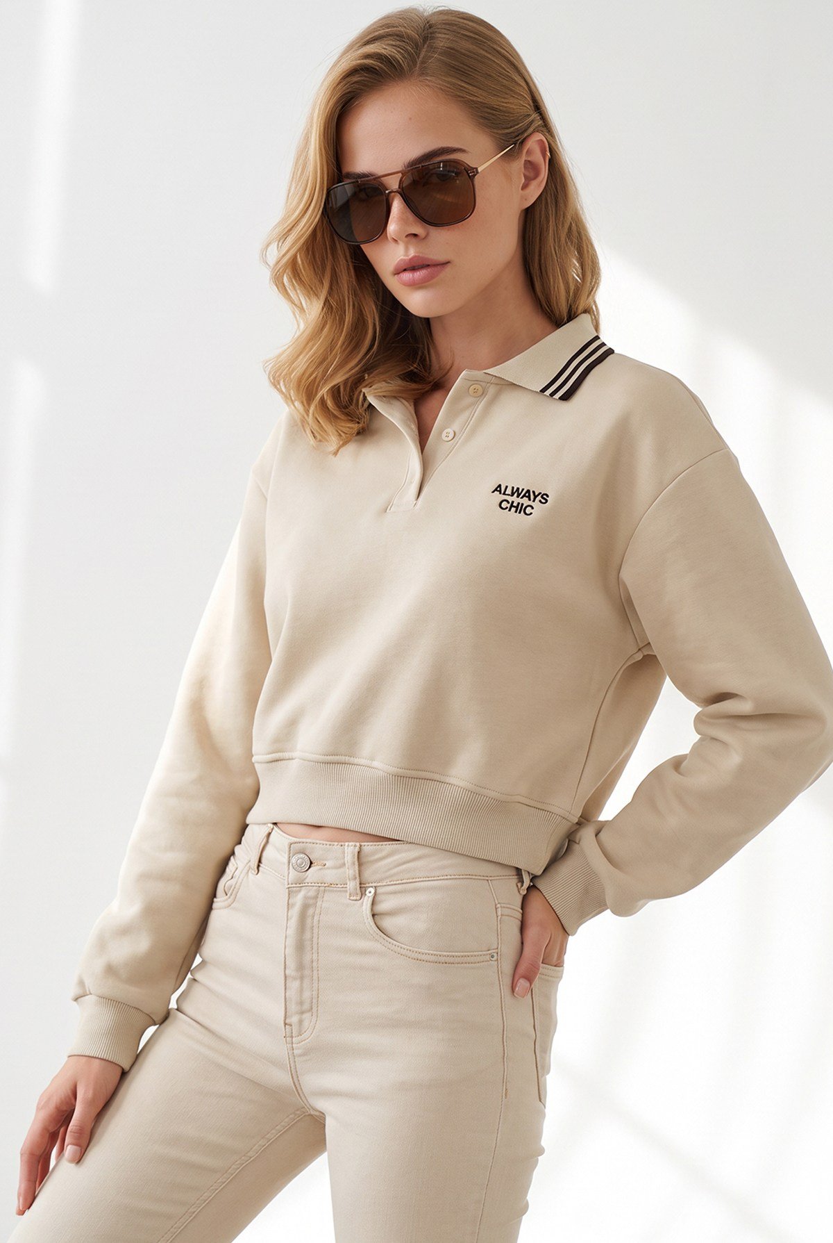 Polo Yaka Şardonlu Nakışlı Crop Sweatshirt Taş