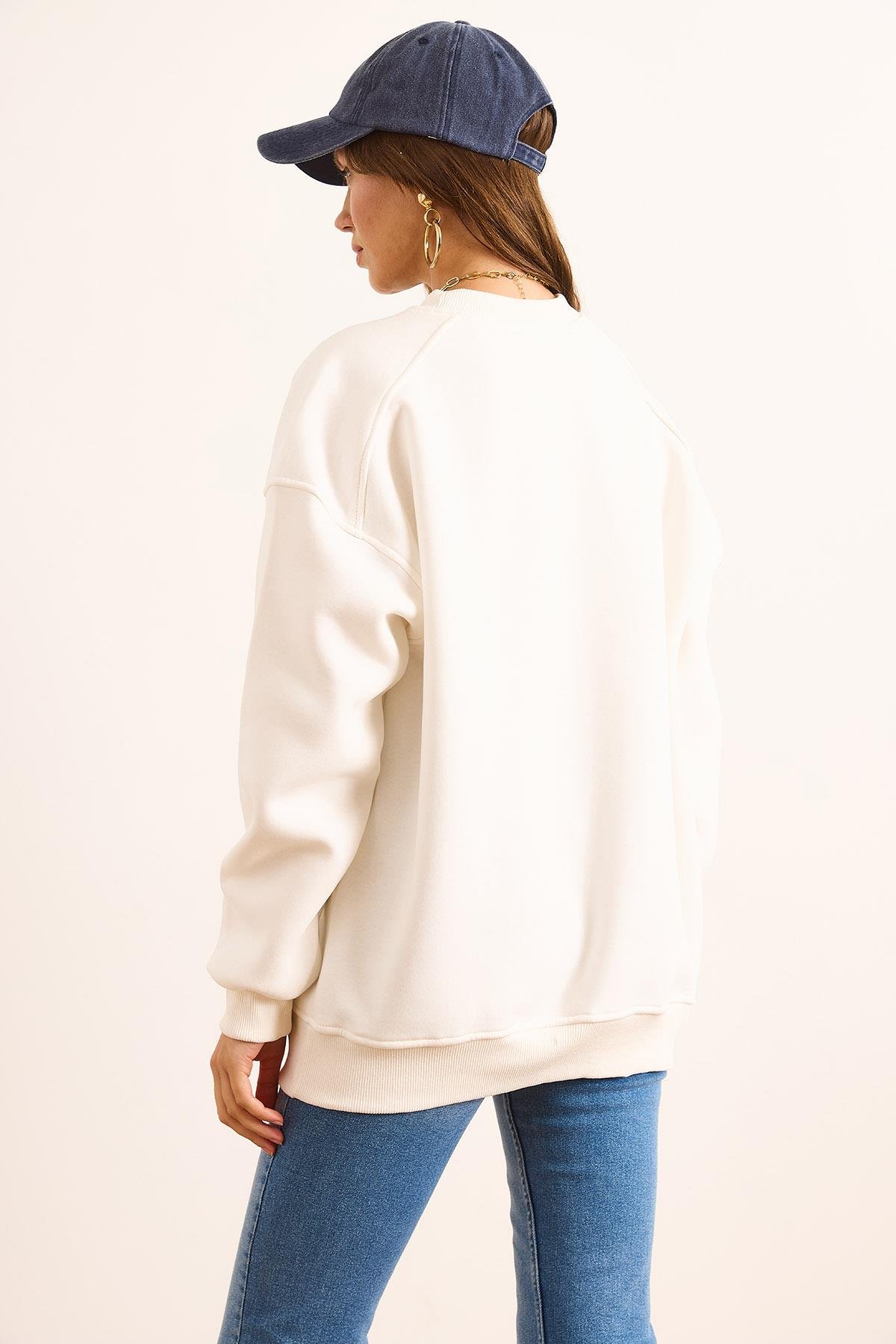 Premium Omuzu Dikiş Detaylı Oversize Şardonlu Sweatshirt Beyaz