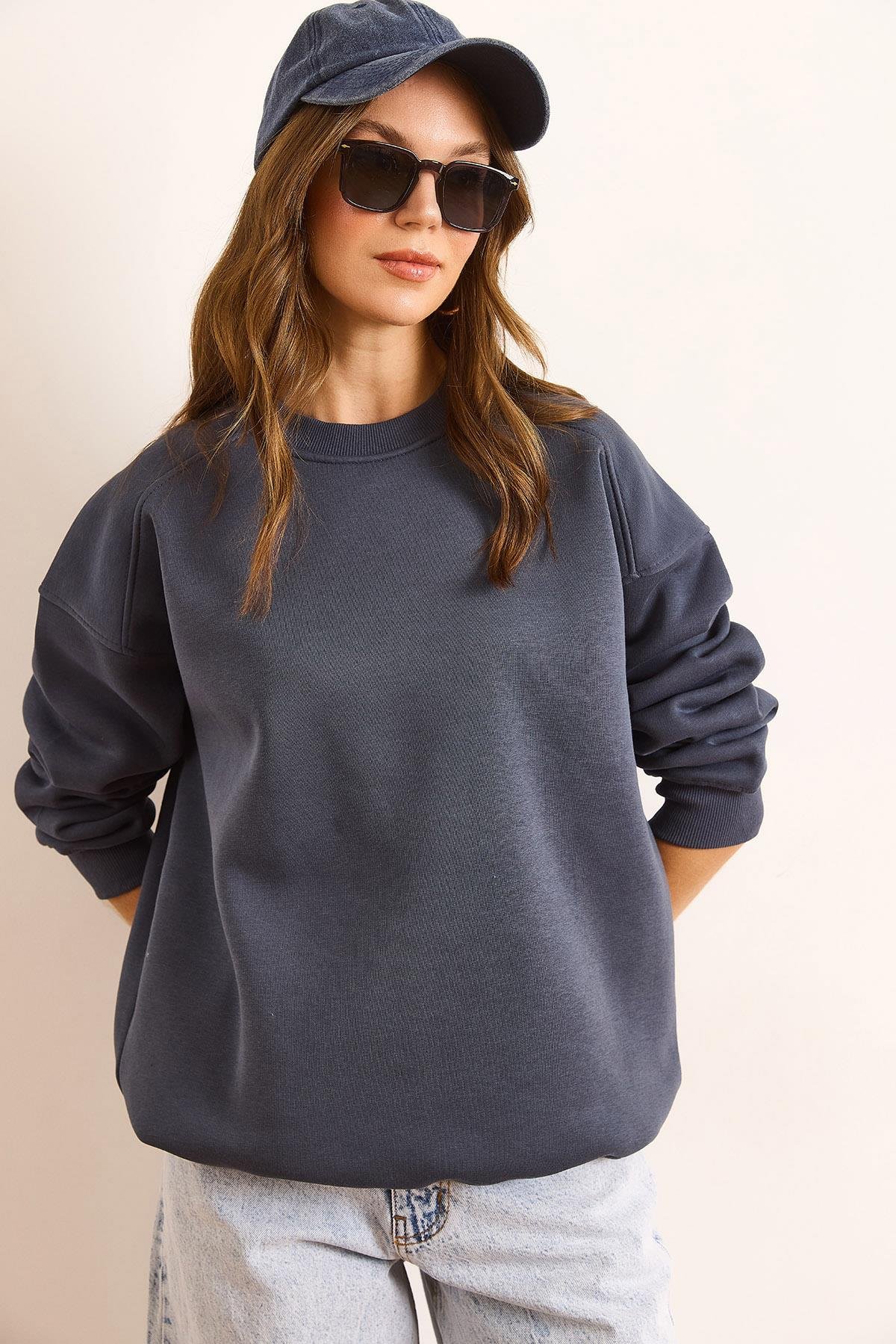 Premium Omuzu Dikiş Detaylı Oversize Şardonlu Sweatshirt Füme