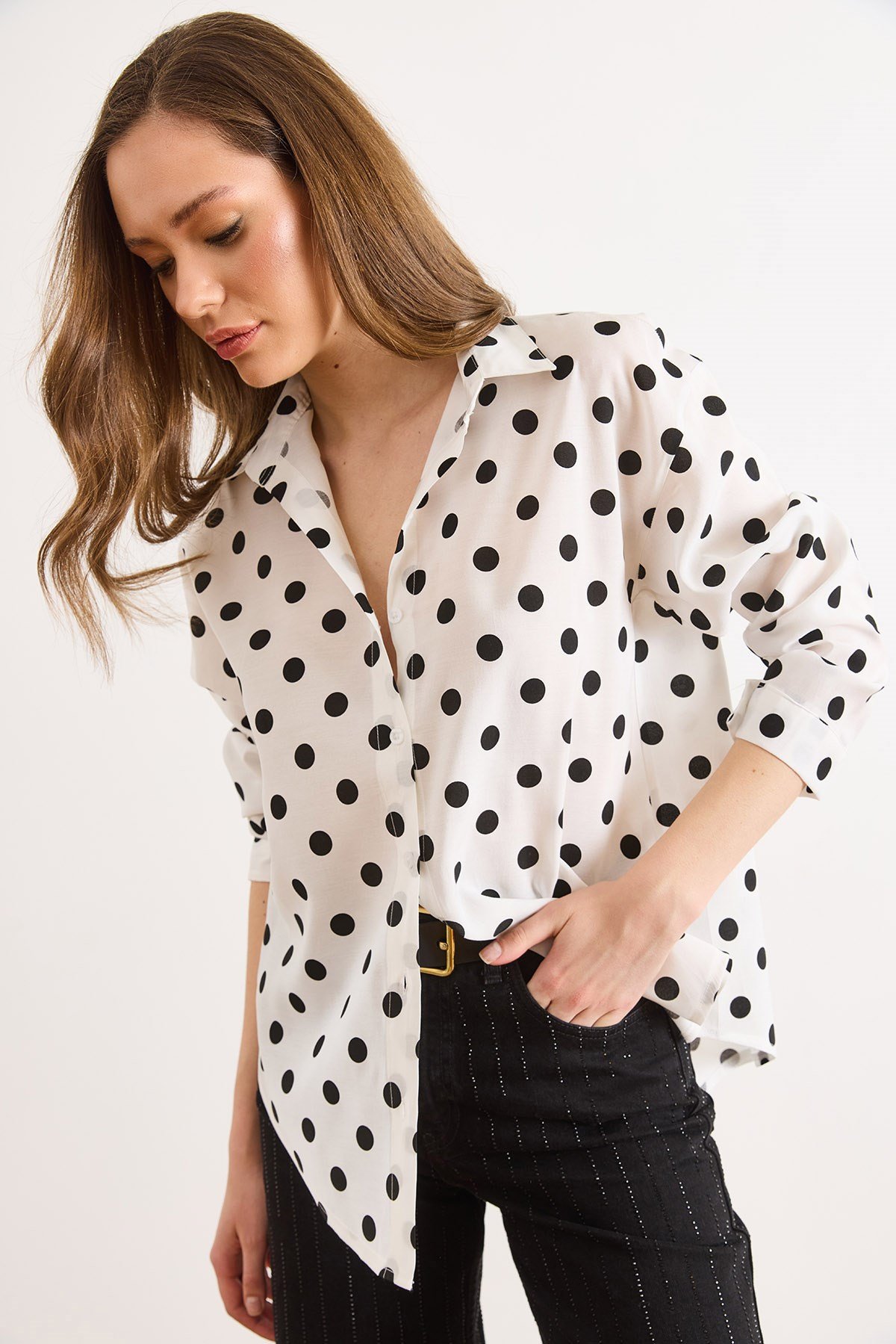Puantiyeli Sırtı Pileli Loose Fit Dokuma Gömlek Beyaz