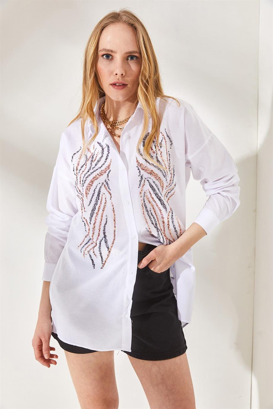 Pul Payet Detaylı Oversize Gömlek Beyaz