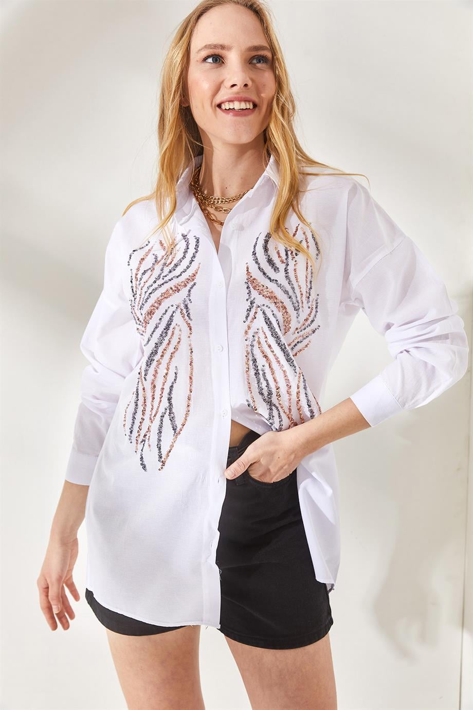 Pul Payet Detaylı Oversize Gömlek Beyaz