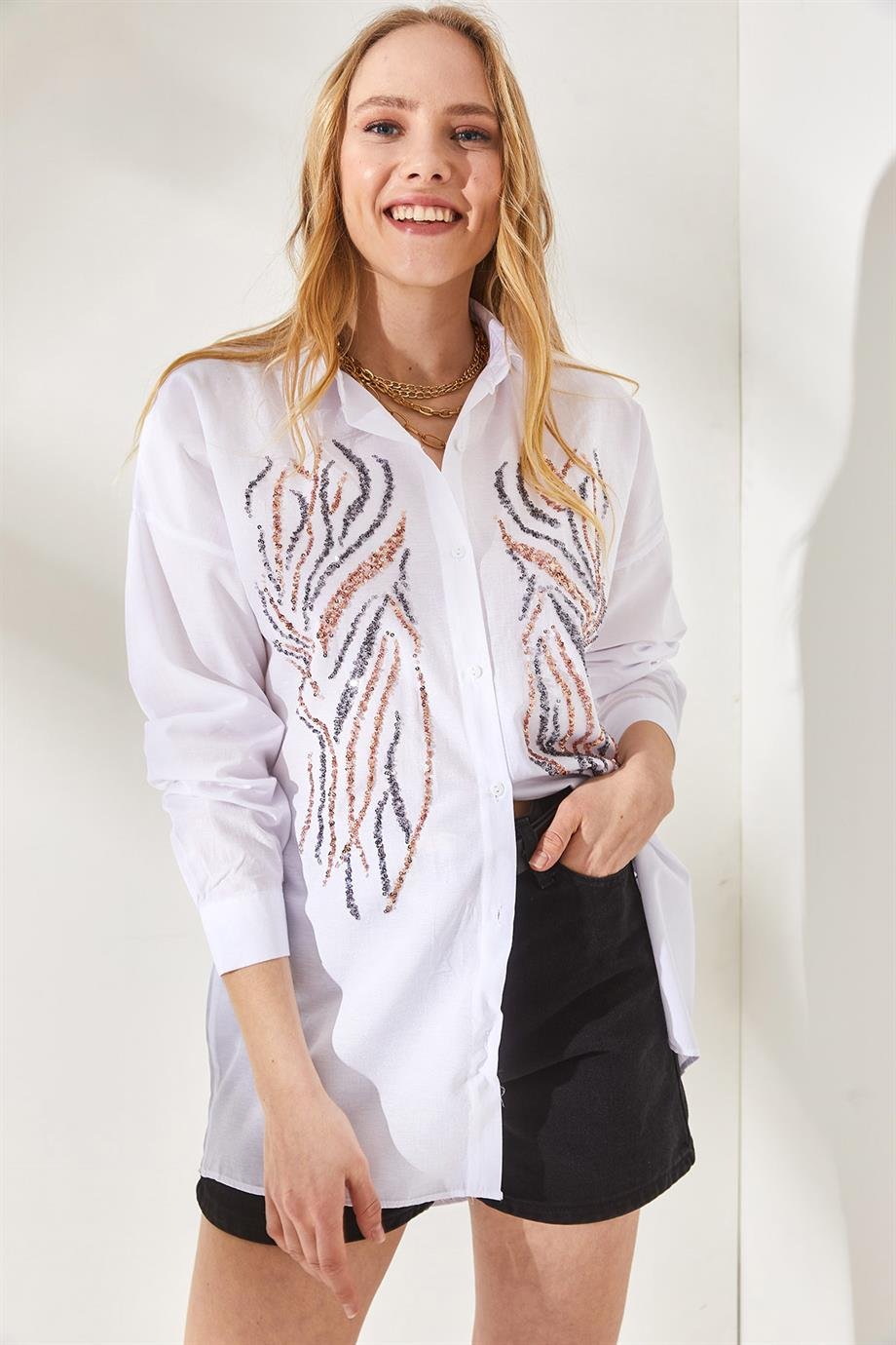 Pul Payet Detaylı Oversize Gömlek Beyaz