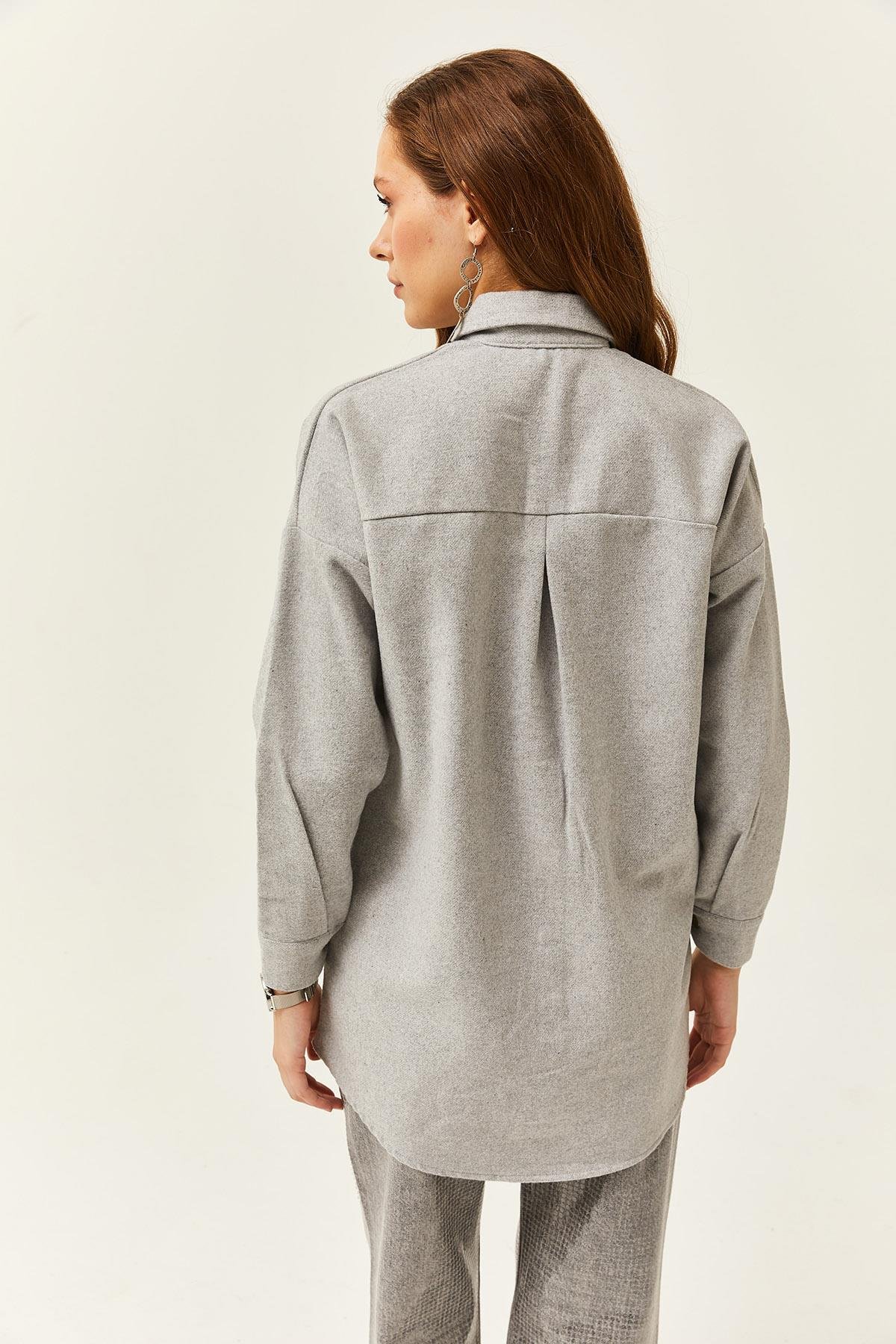 Pul Payet Detaylı Oversize Kaşe Gömlek Yaprak Gri