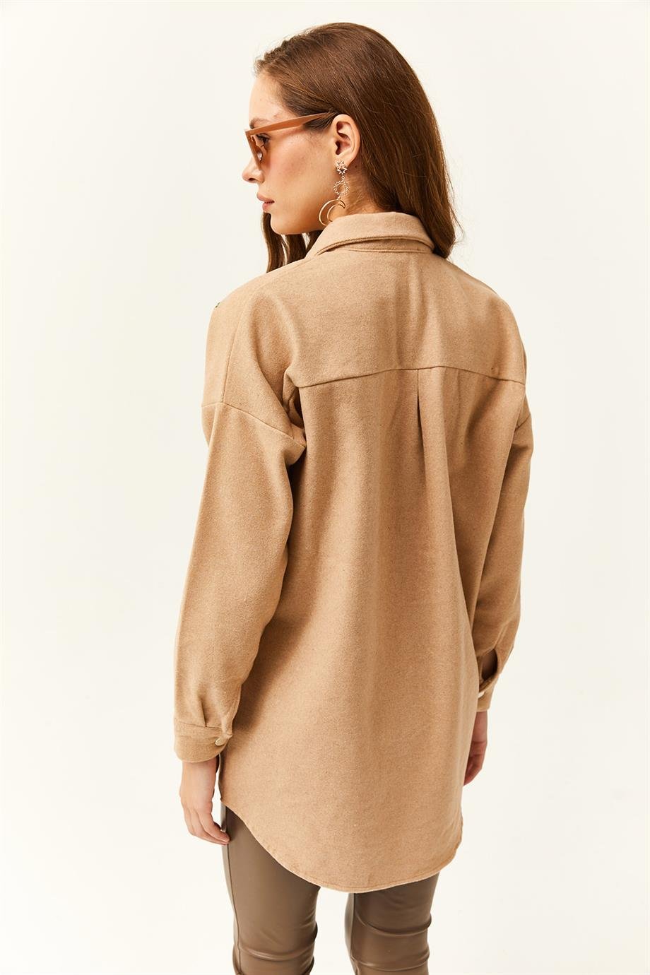 Pul Payet Detaylı Oversize Kaşe Gömlek Çiçek Camel
