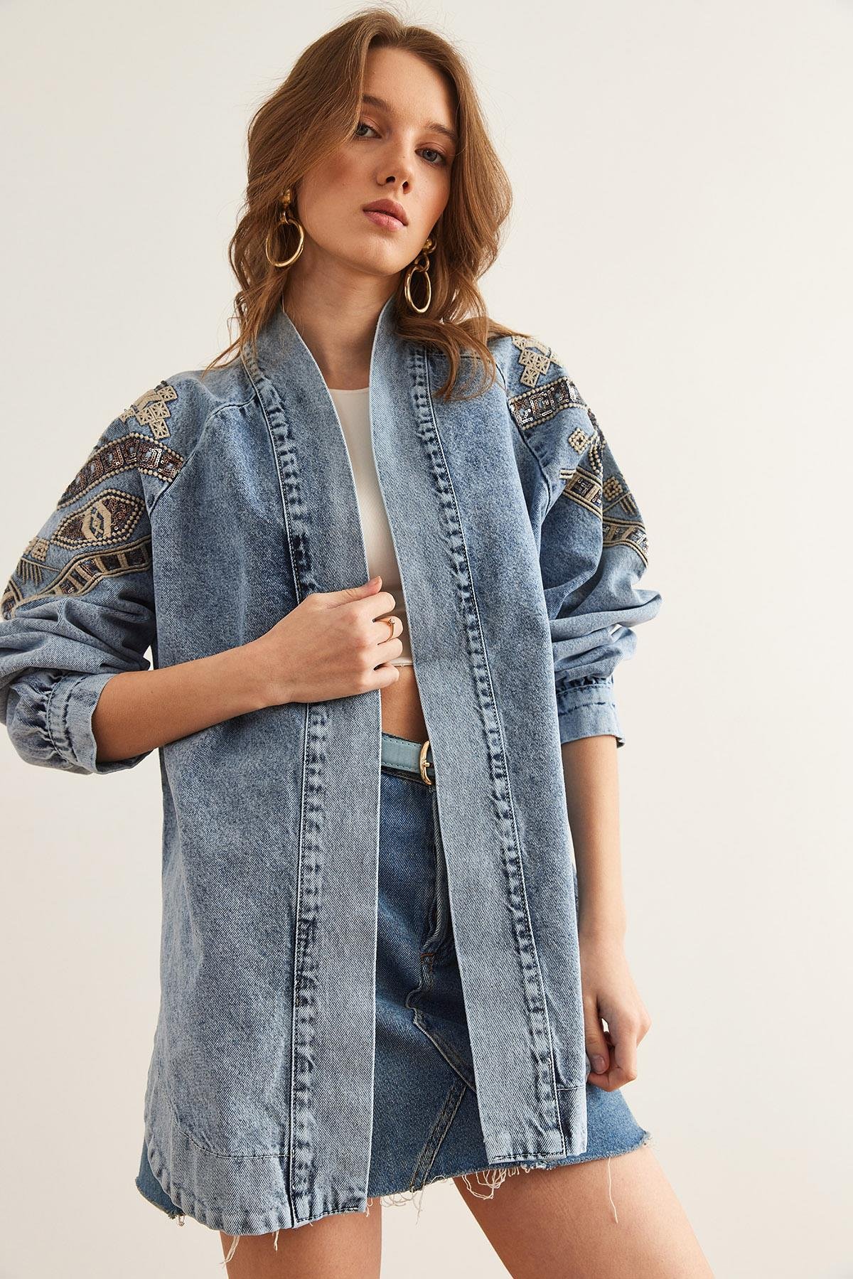 Pul Payet Nakış Detaylı Denim Ceket Geometrik Pul Mavi