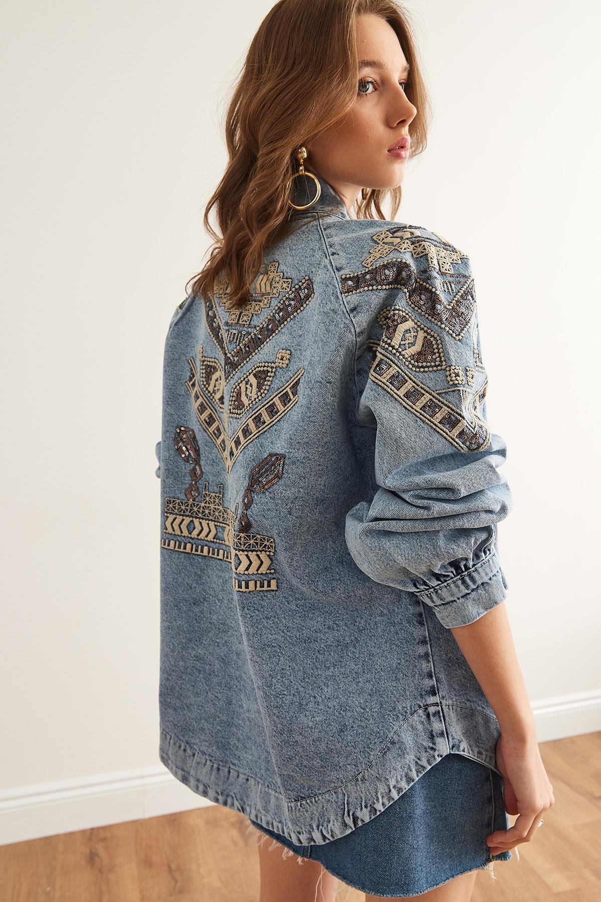 Pul Payet Nakış Detaylı Denim Ceket Geometrik Pul Mavi