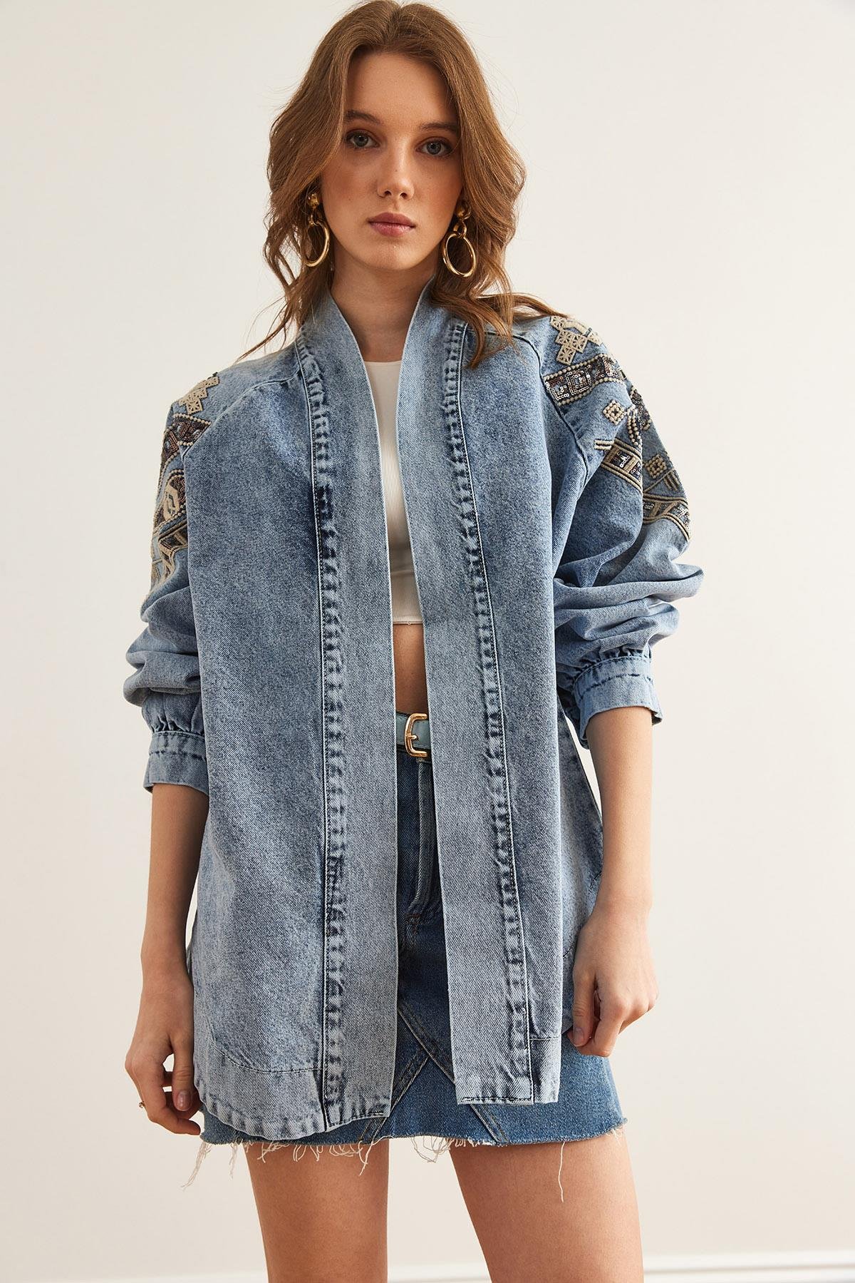 Pul Payet Nakış Detaylı Denim Ceket Geometrik Pul Mavi
