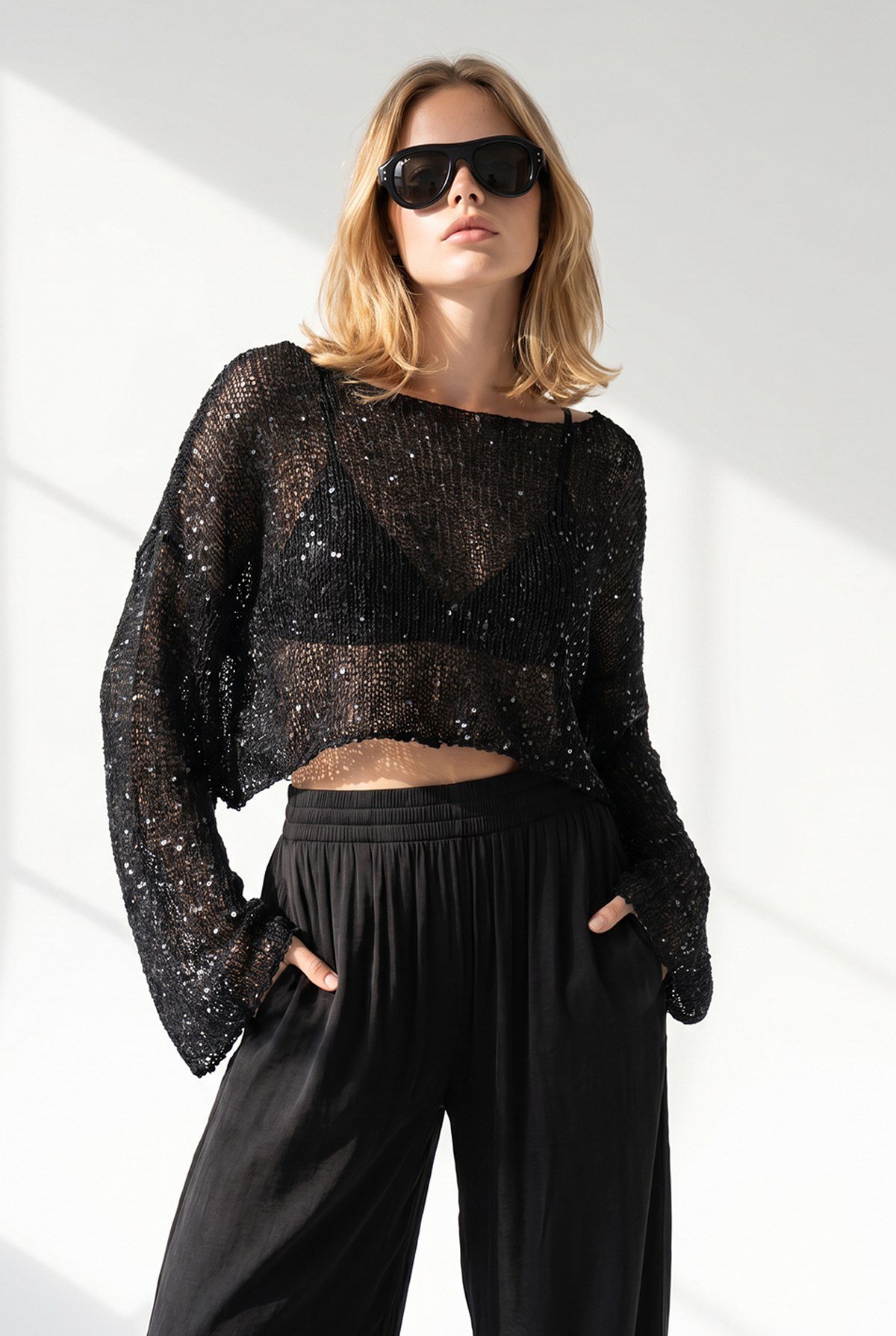 Pullu Ajurlu Crop Triko Bluz Siyah