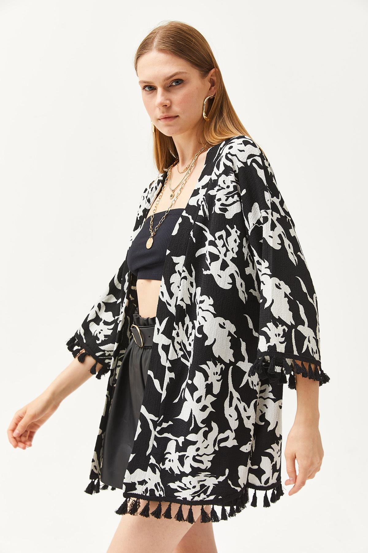 Püsküllü Salaş Örme Kimono Desenli Siyah