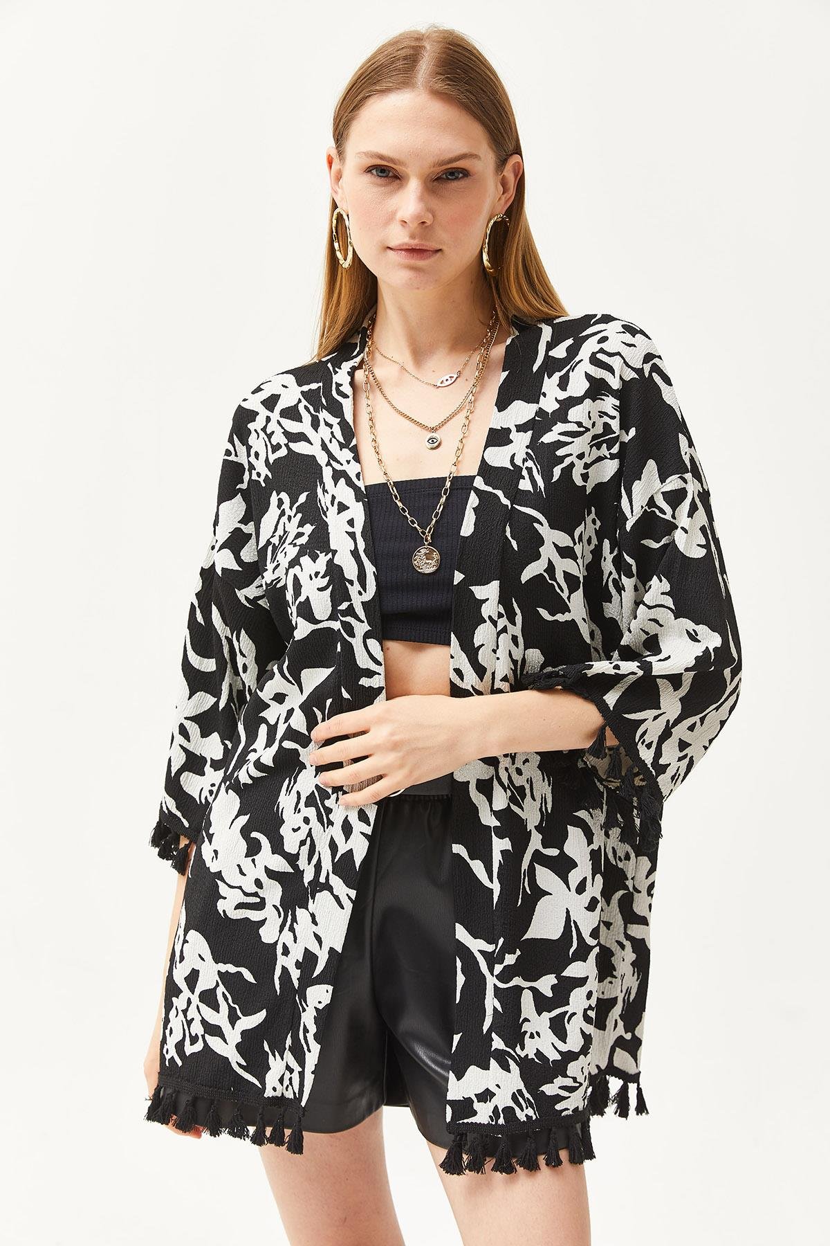 Püsküllü Salaş Örme Kimono Desenli Siyah
