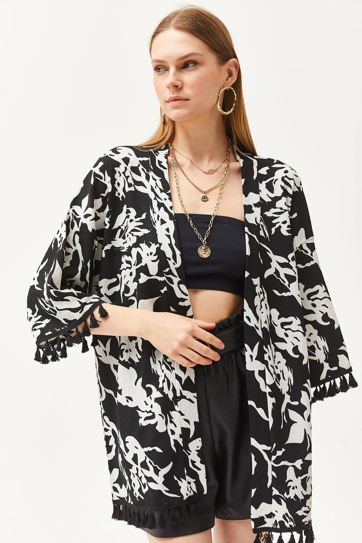 Püsküllü Salaş Örme Kimono Desenli Siyah