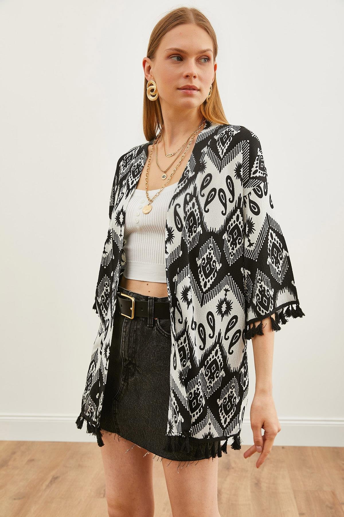 Püsküllü Salaş Örme Kimono Etnik Siyah