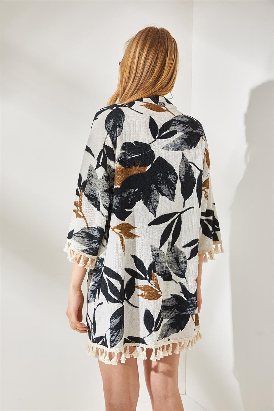 Püsküllü Salaş Örme Kimono Taş Siyah