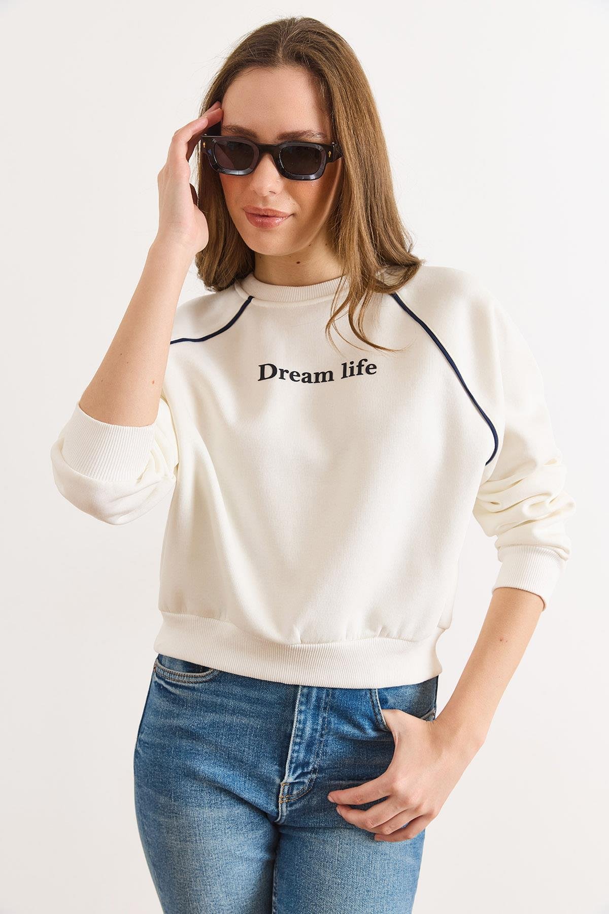Reglan Kol Biye Detaylı Şardonlu Sweatshirt Beyaz