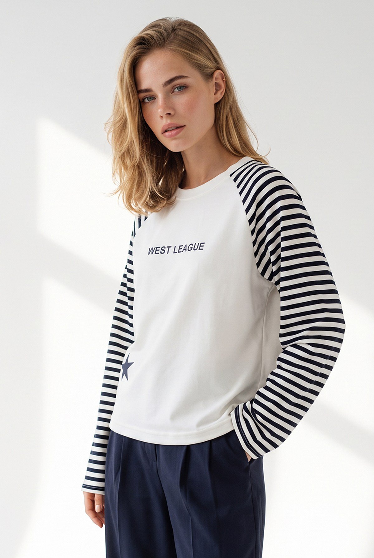Reglan Kol Çizgi Detaylı Dökümlü Bluz Lacivert