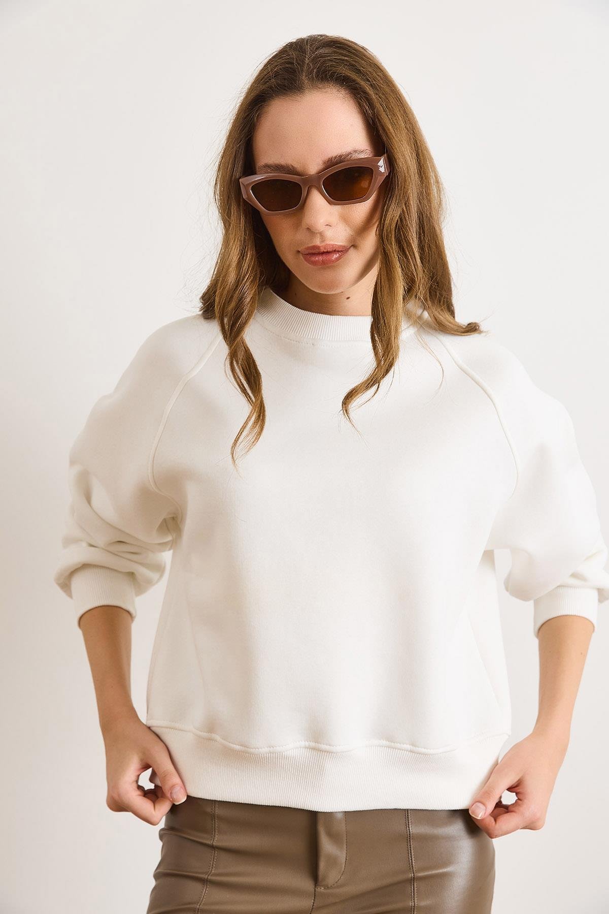 Reglan Kol Sırtı Fermuarlı Şardonlu Sweatshirt Ekru