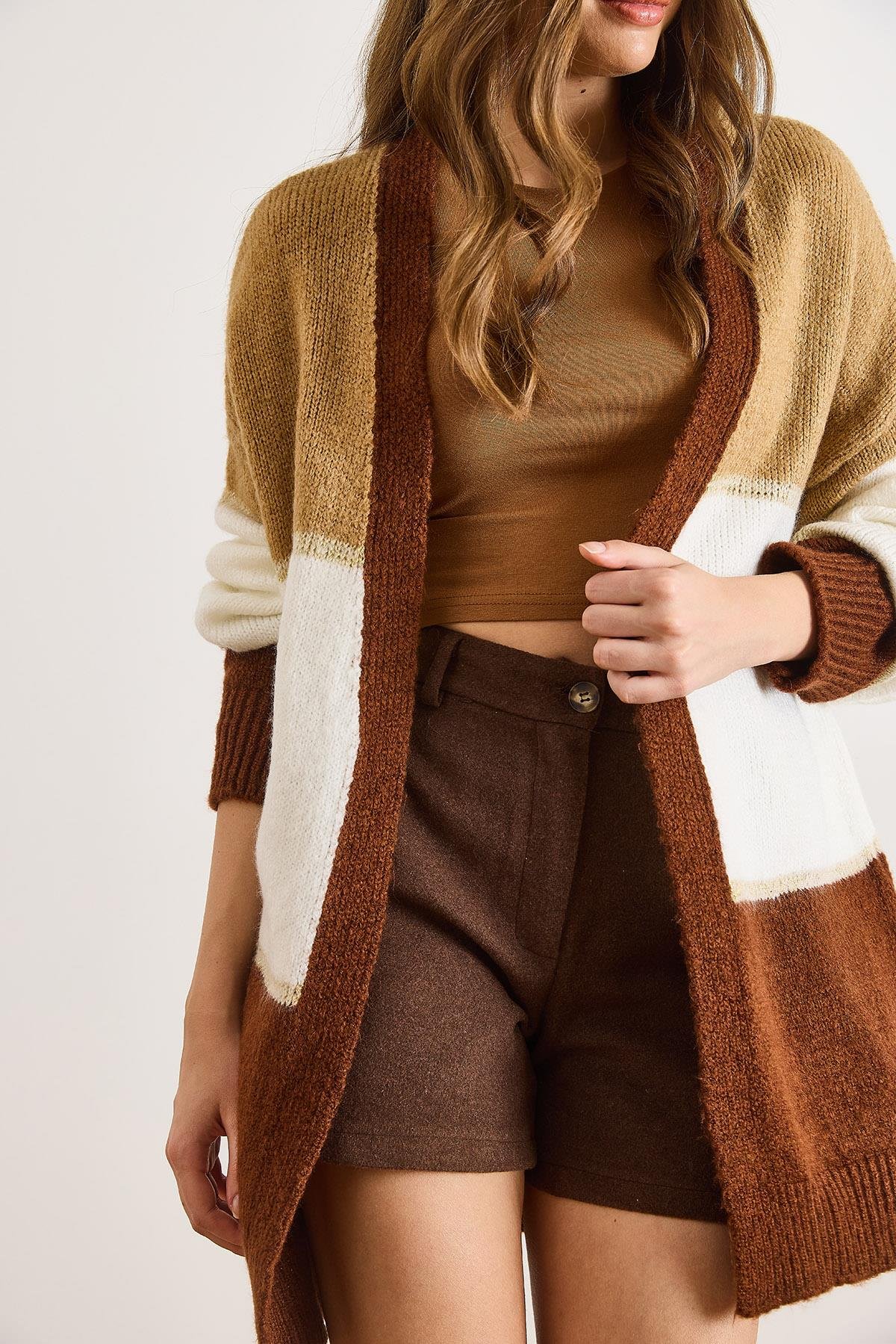 Renk Bloklu Sim Detaylı Oversize Triko Hırka Camel Kahverengi