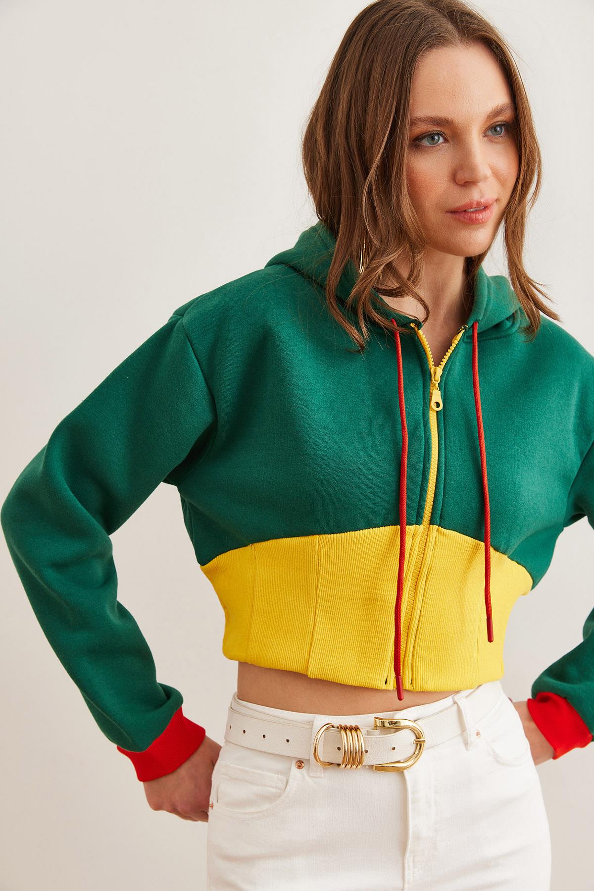 Renk Detaylı Şardonlu Fermuarlı Crop Sweatshirt Yeşil Sarı