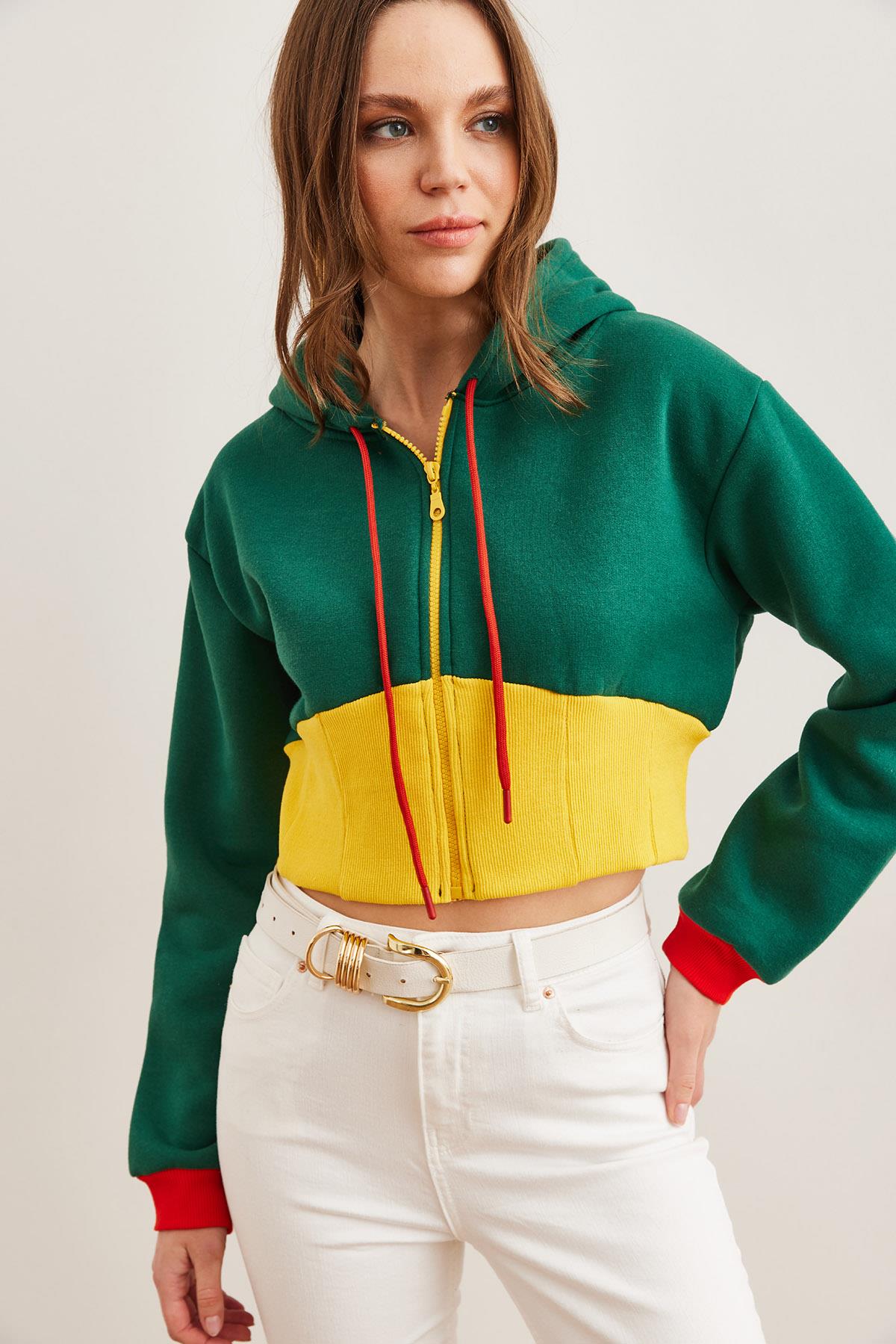 Renk Detaylı Şardonlu Fermuarlı Crop Sweatshirt Yeşil Sarı