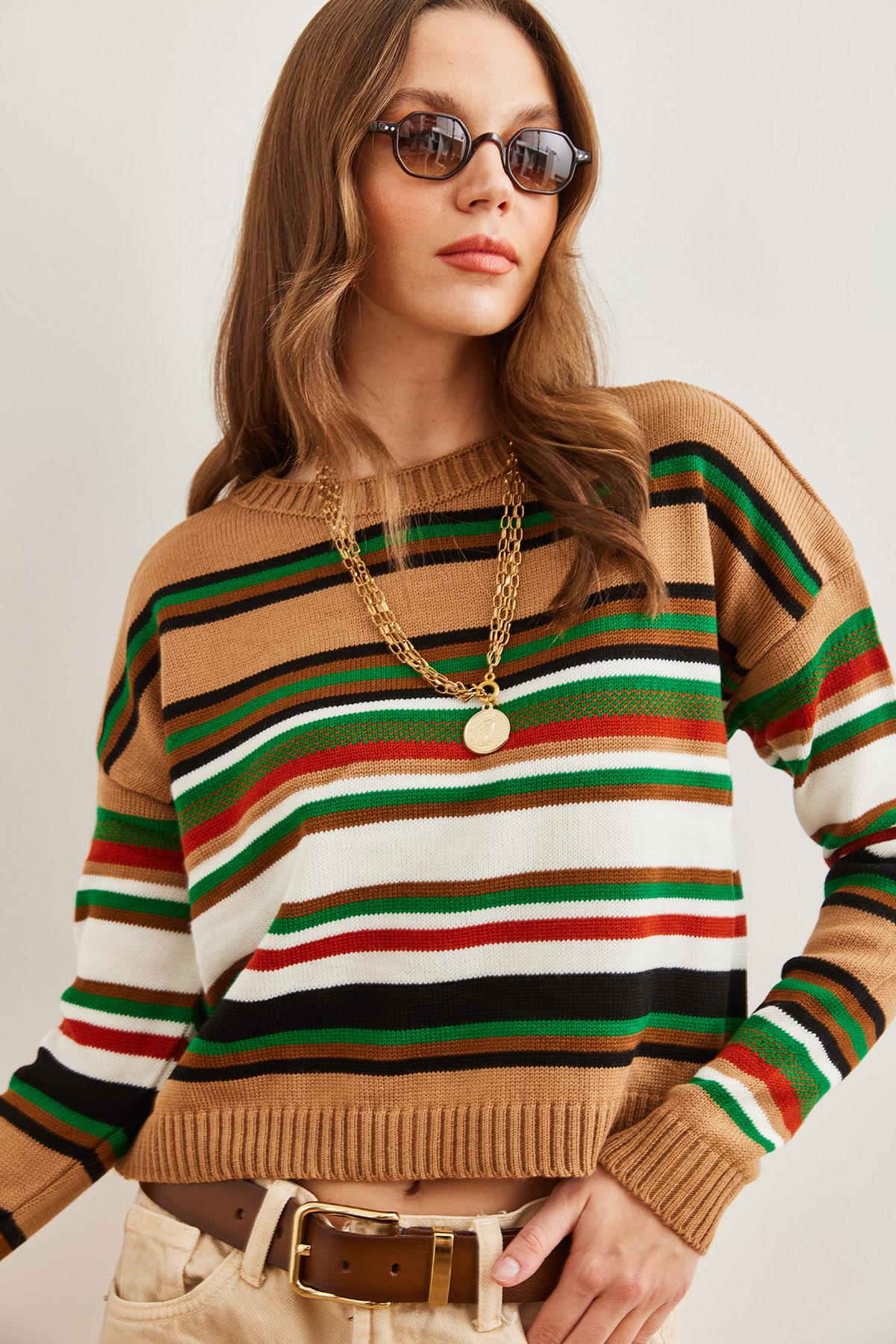 Renkli Çizgili Crop Triko Kazak Camel